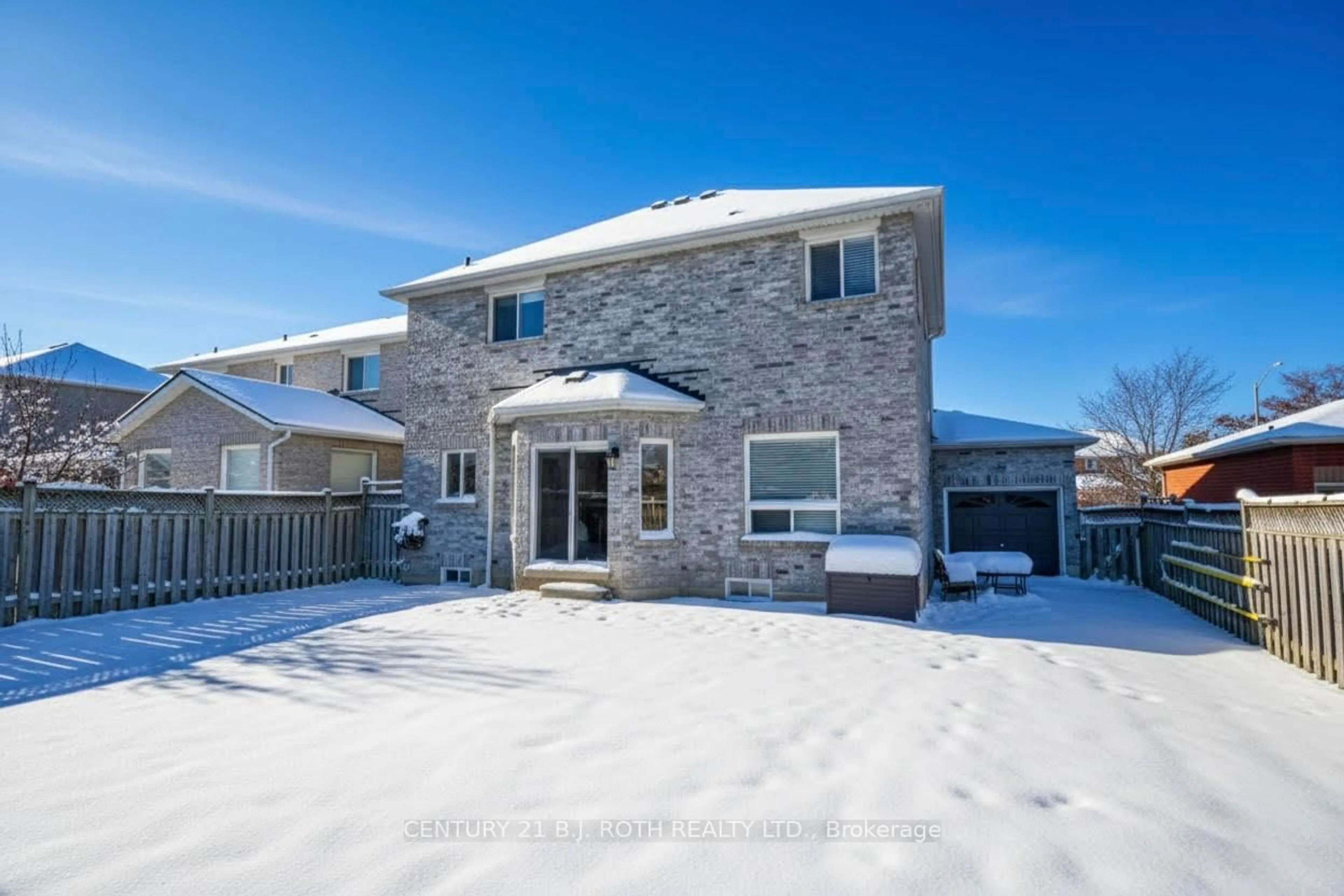 A pic from outside/outdoor area/front of a property/back of a property/a pic from drone, unknown for 1970 Webster Blvd, Innisfil Ontario L9S 2A5