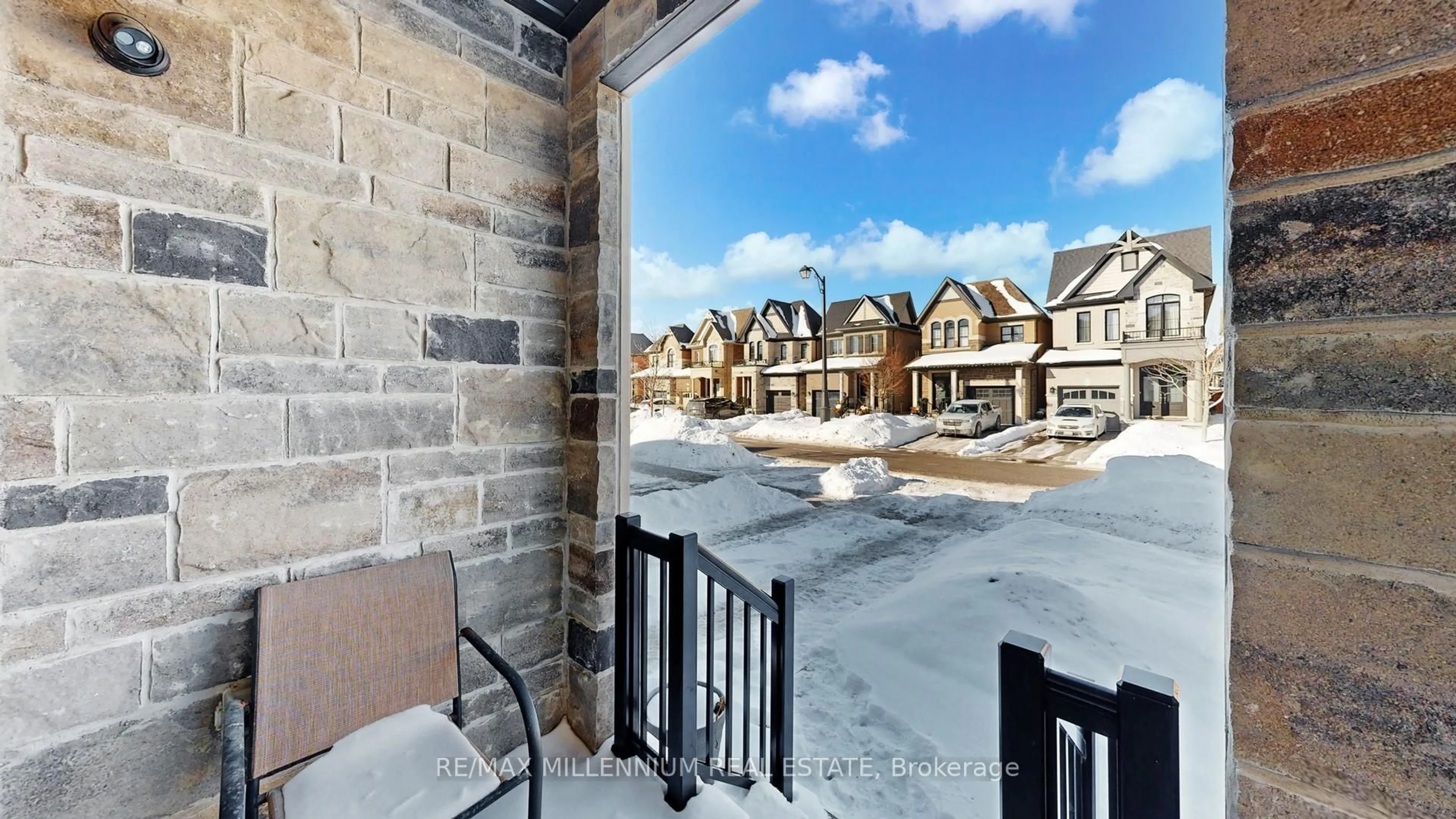 Patio, street for 53 Zenith Ave, Vaughan Ontario L4H 4L1