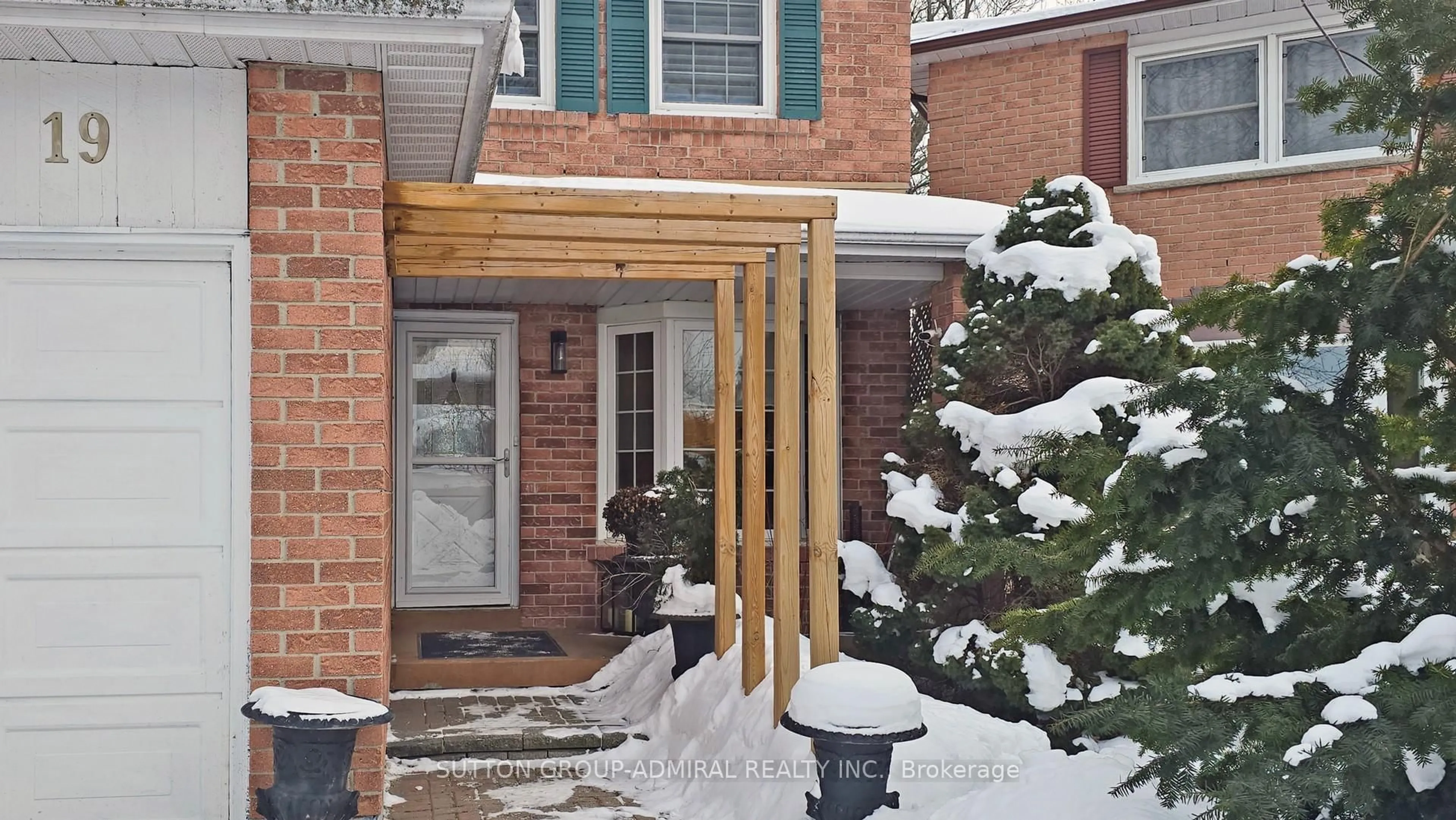 Indoor entryway for 19 Backus Crt, Markham Ontario L3P 6V6