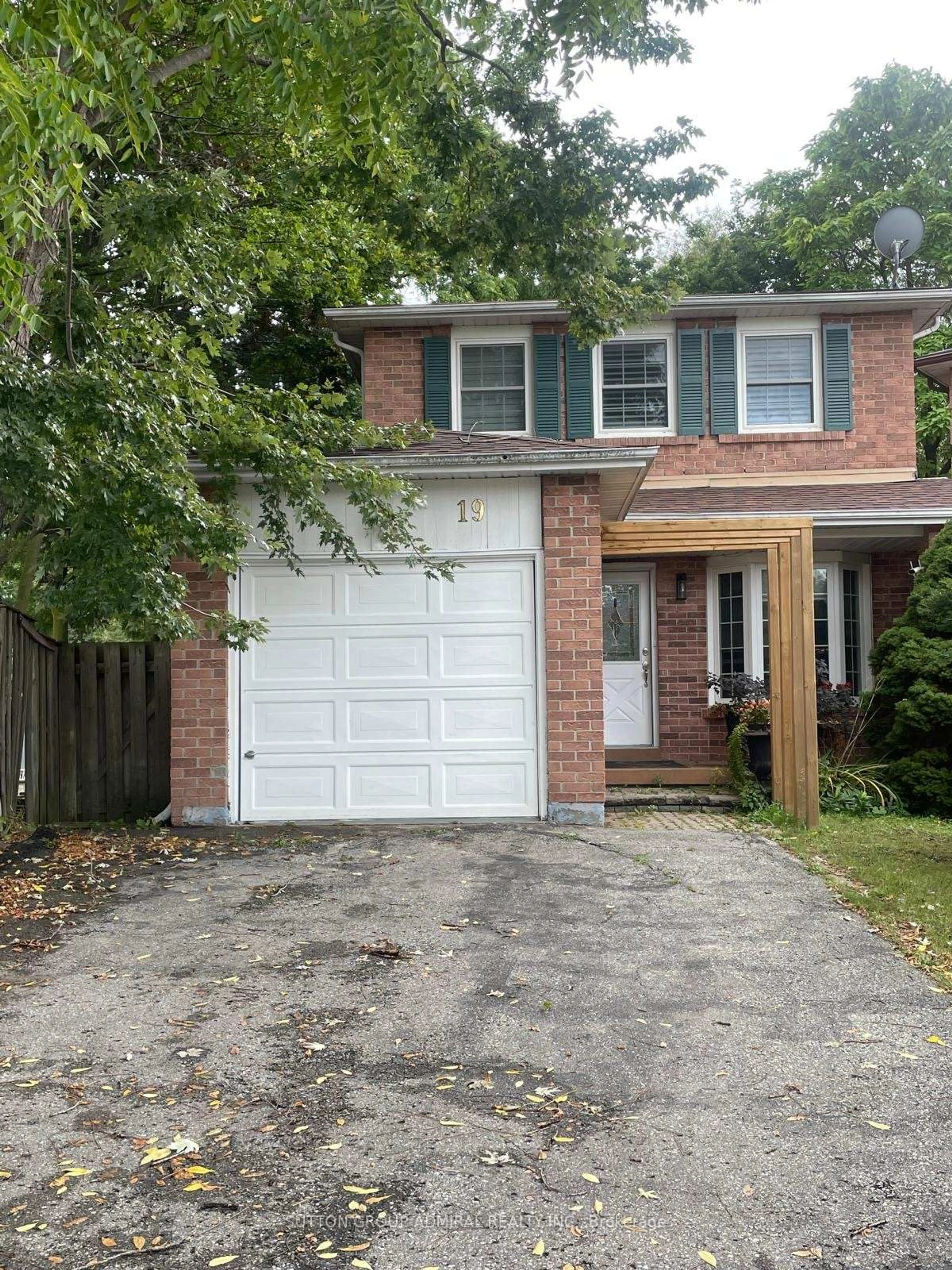 Home with brick exterior material, street for 19 Backus Crt, Markham Ontario L3P 6V6