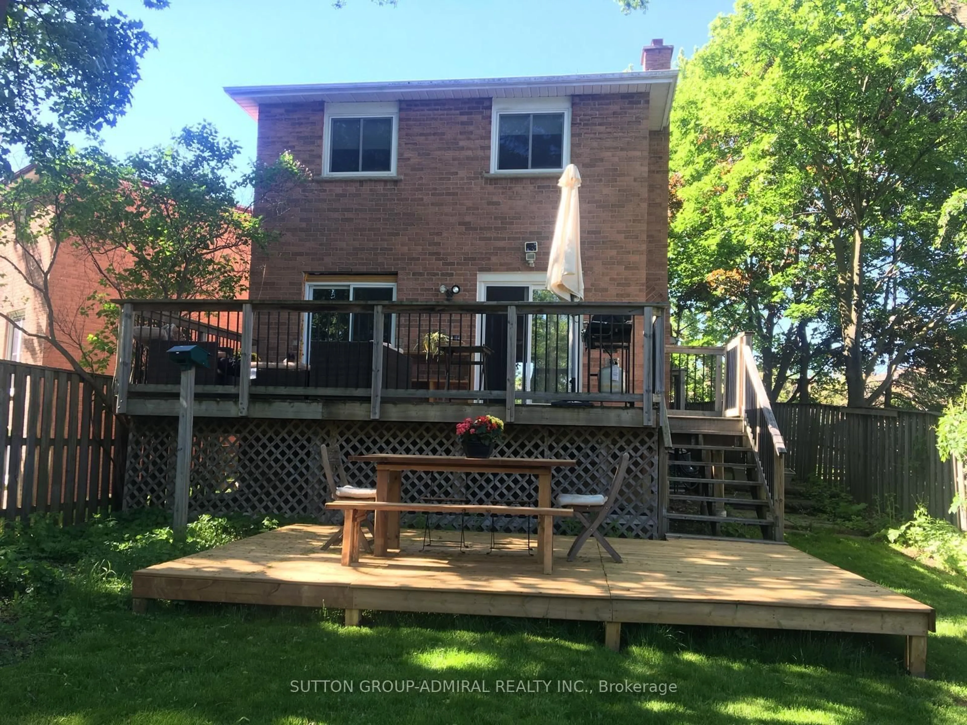 Patio, street for 19 Backus Crt, Markham Ontario L3P 6V6