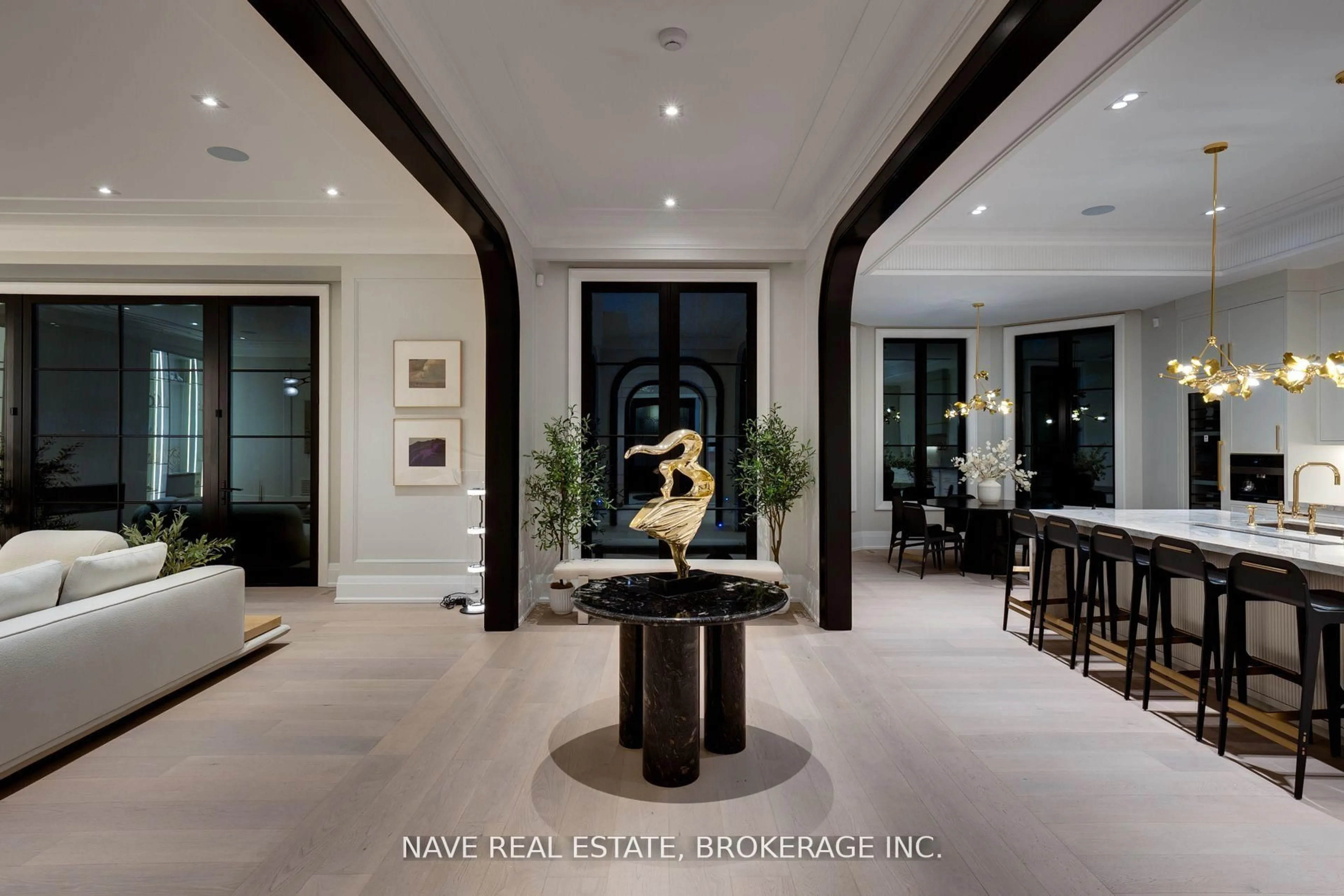 Indoor foyer for 1 Sunflower Crt, Markham Ontario L3T 2W2