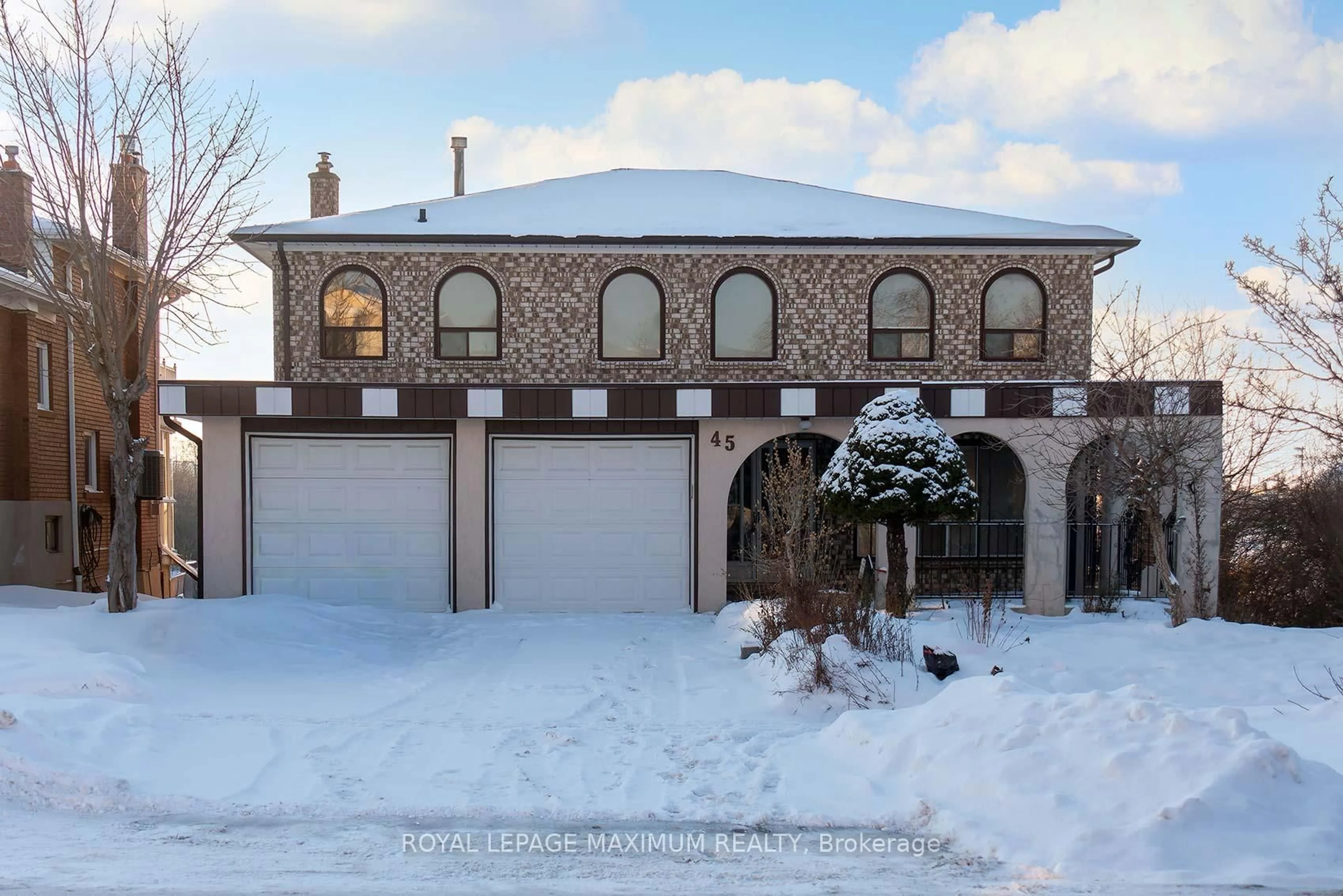 A pic from outside/outdoor area/front of a property/back of a property/a pic from drone, street for 45 Houston Rd, Vaughan Ontario L4L 1V2