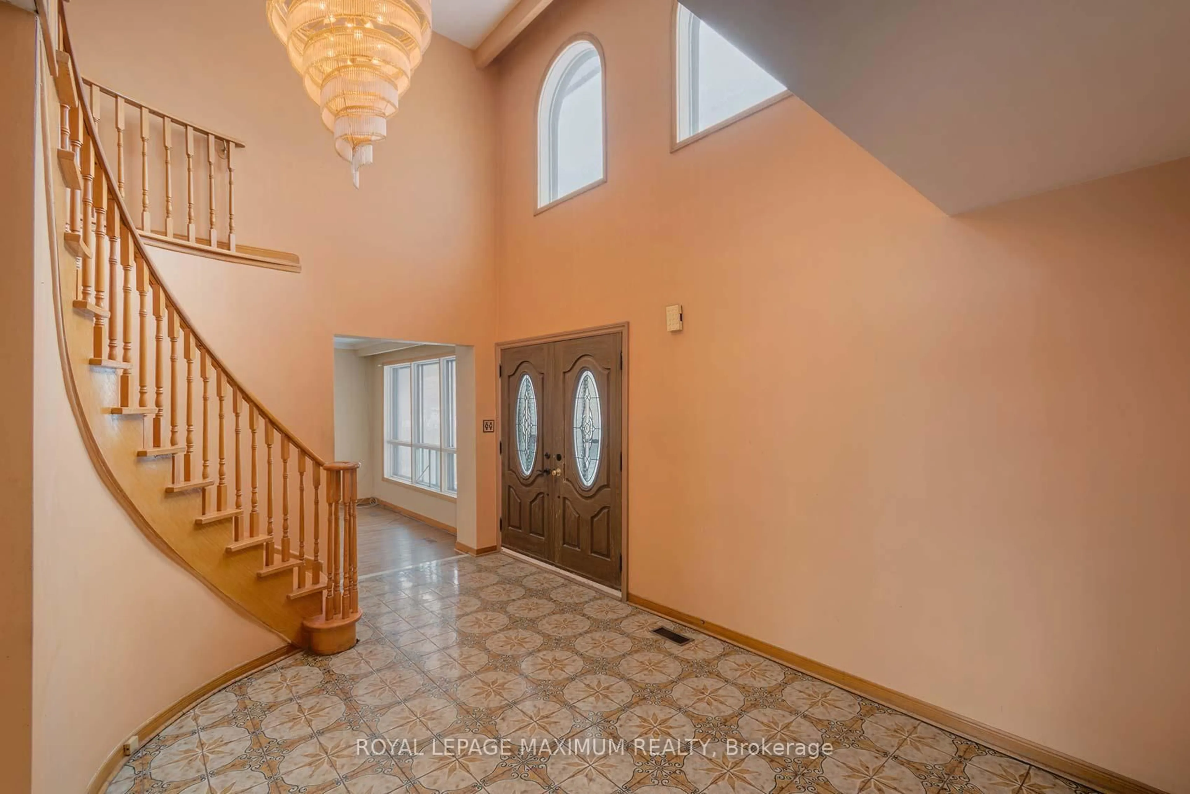 Indoor foyer for 45 Houston Rd, Vaughan Ontario L4L 1V2