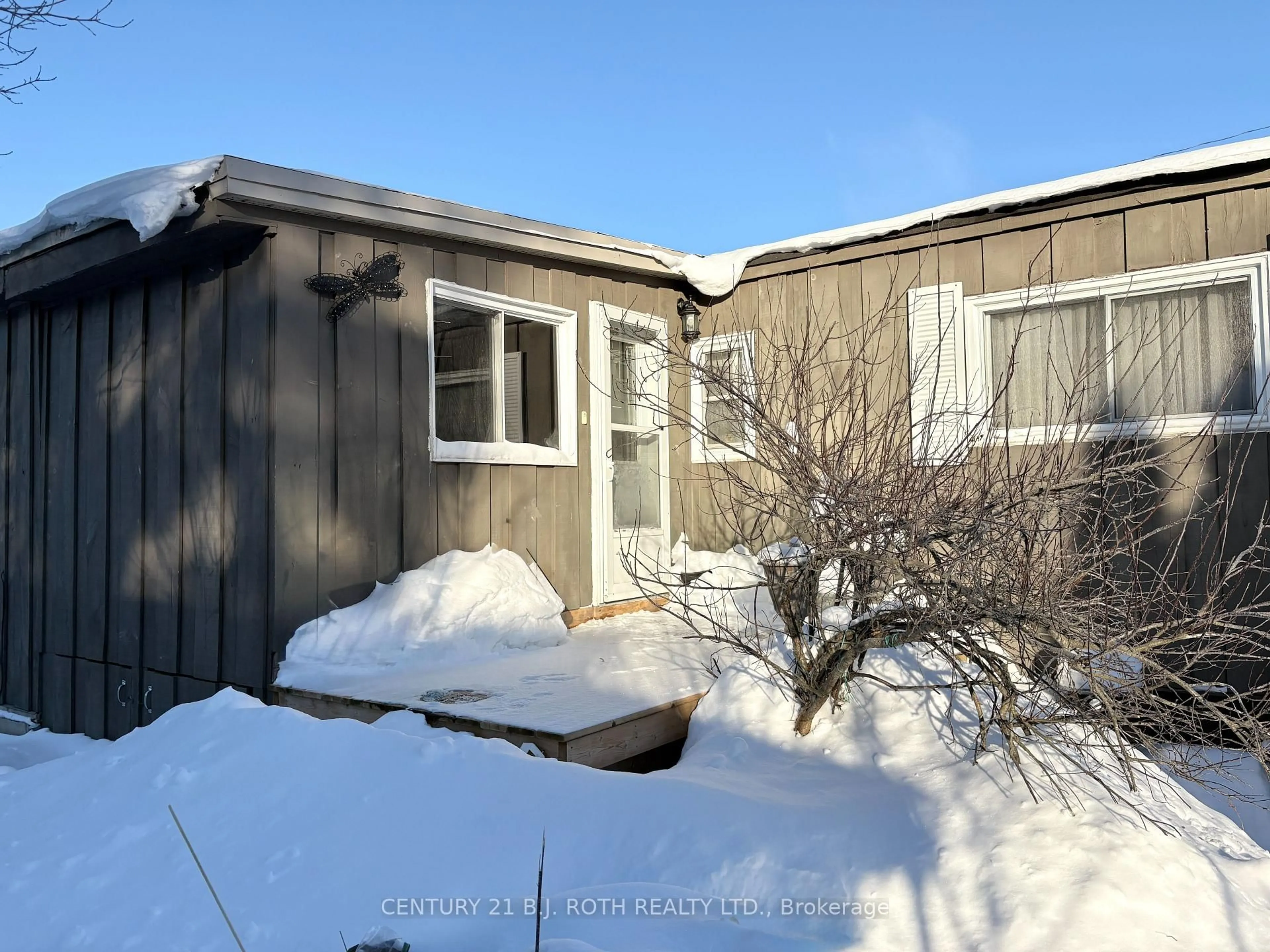 Shed for 20 Shamrock Cres, Essa Ontario L3W 0T7