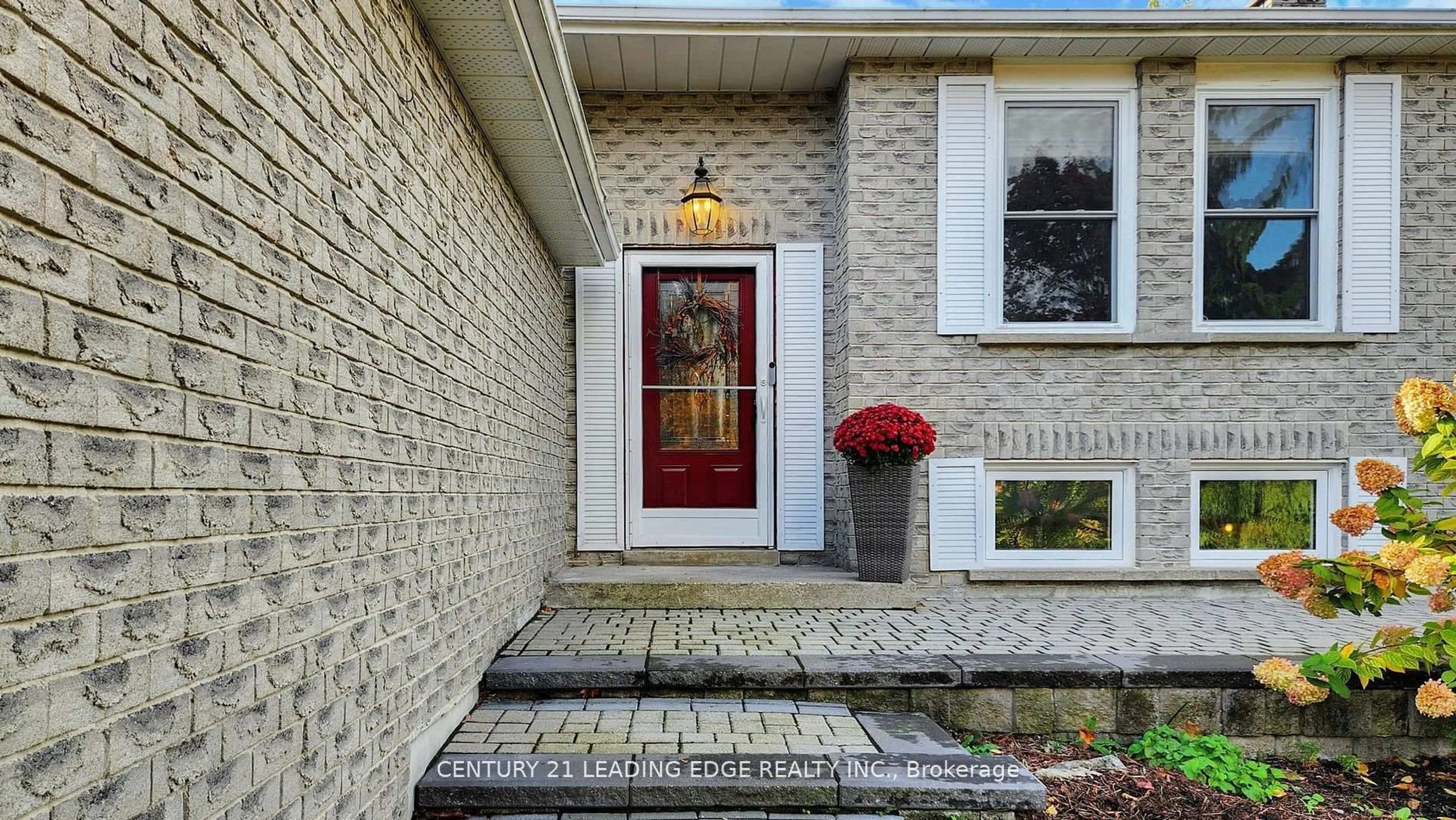 Unknown for 28 Stonehill Blvd, East Gwillimbury Ontario L9N 1E3