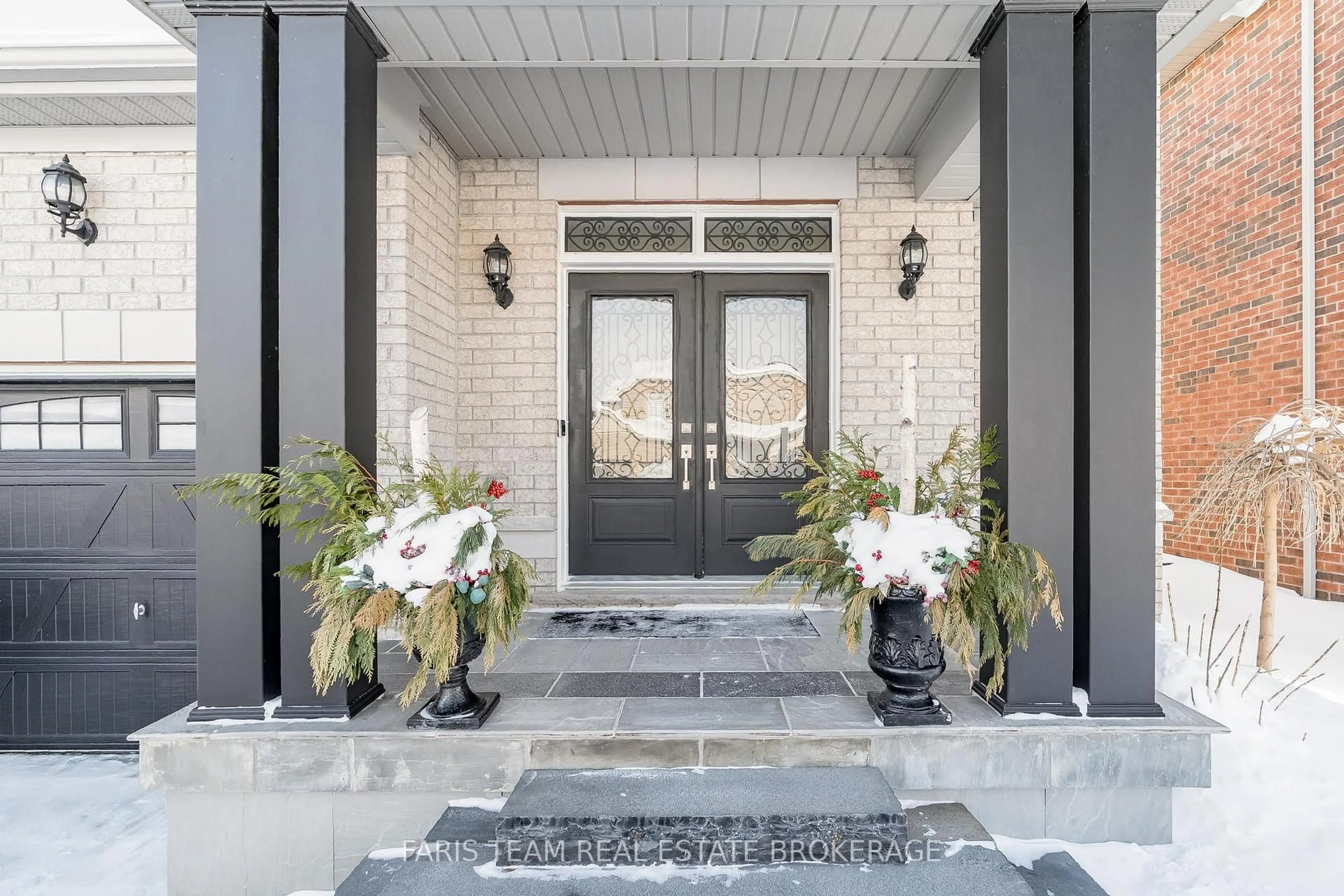 Indoor entryway for 1041 Wickham Rd, Innisfil Ontario L9S 0N5