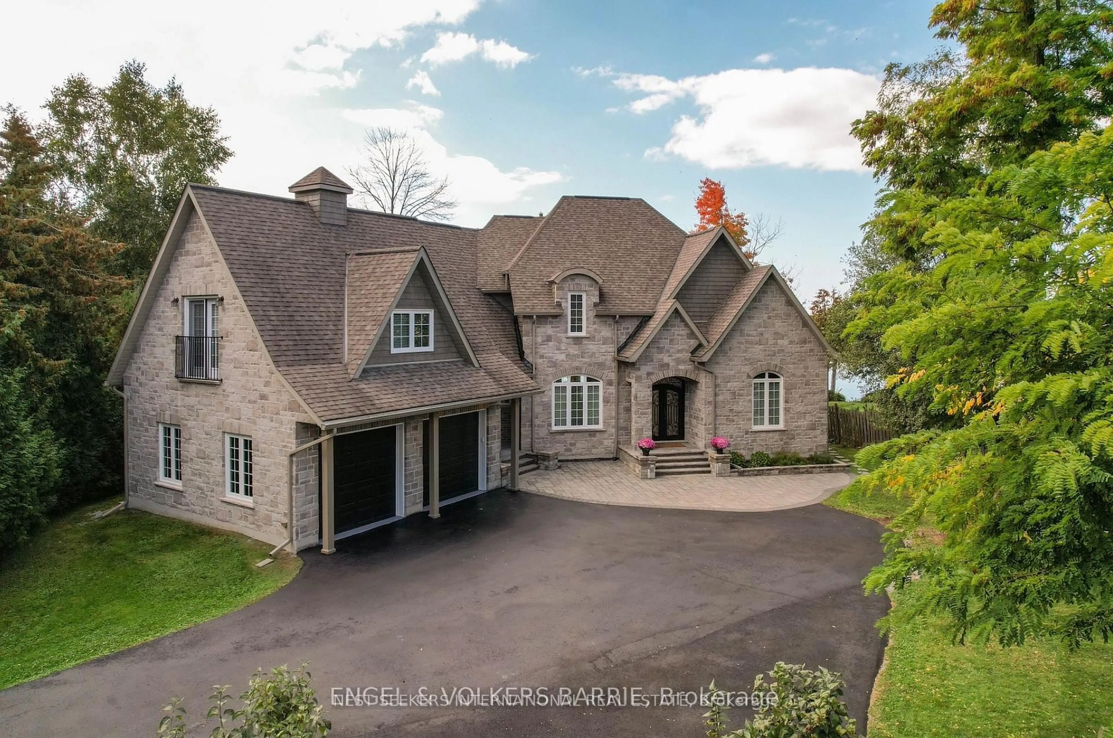 A pic from outside/outdoor area/front of a property/back of a property/a pic from drone, street for 170 Cedar Beach Rd, Brock Ontario L0K 1A0