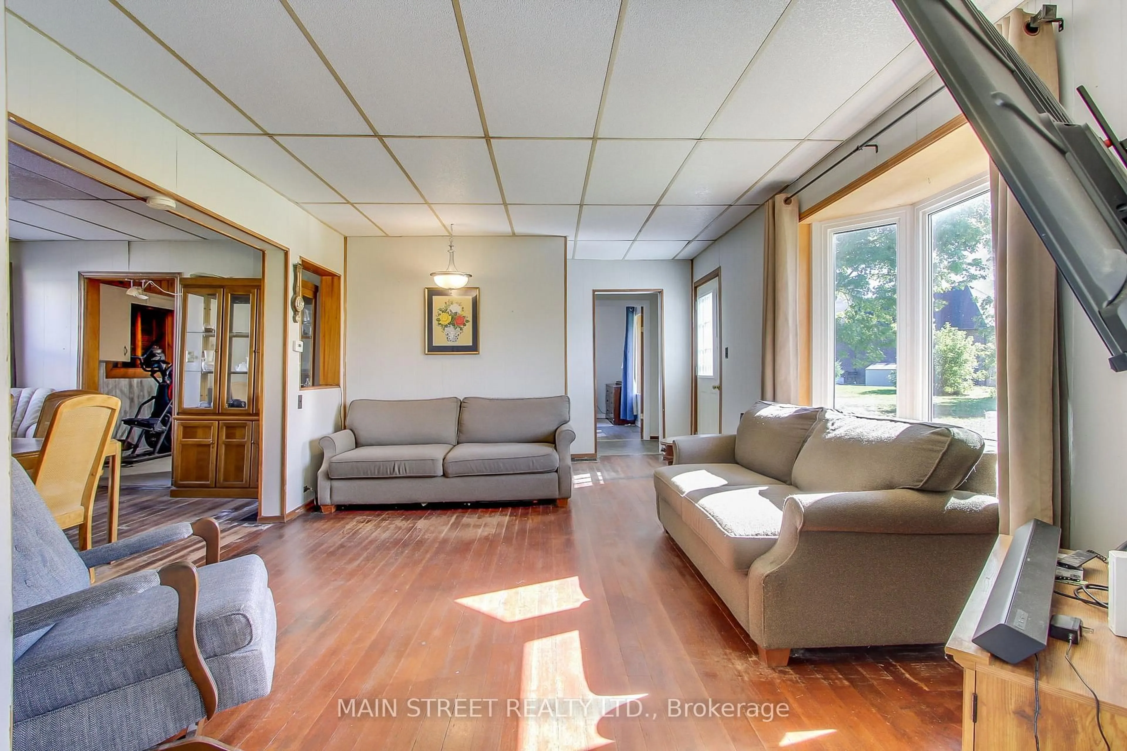 Living room with furniture, unknown for 5984 3rd Line, New Tecumseth Ontario L0G 1W0