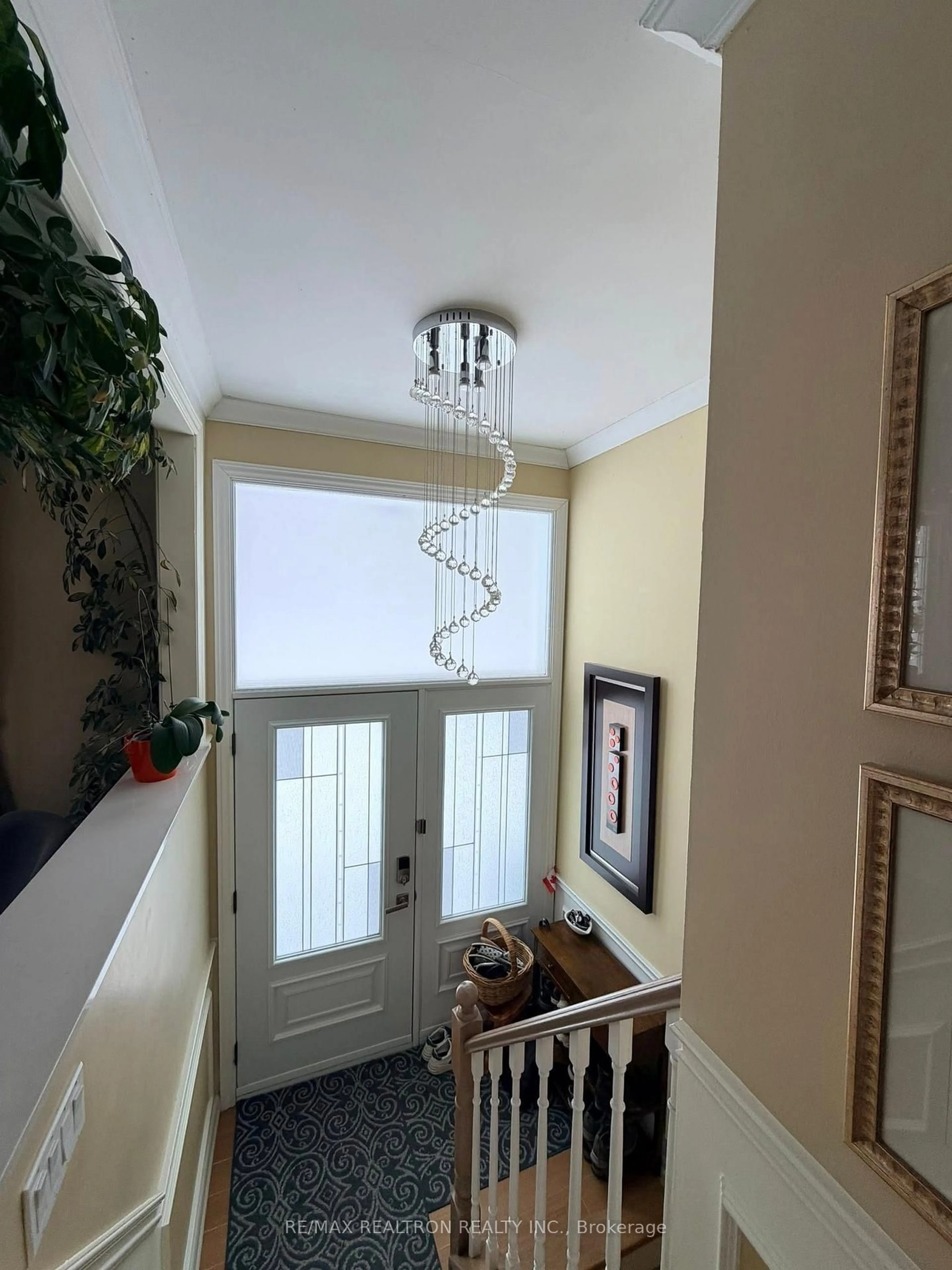 Indoor foyer for 288 Skopit Rd, Richmond Hill Ontario L4C 2Y8