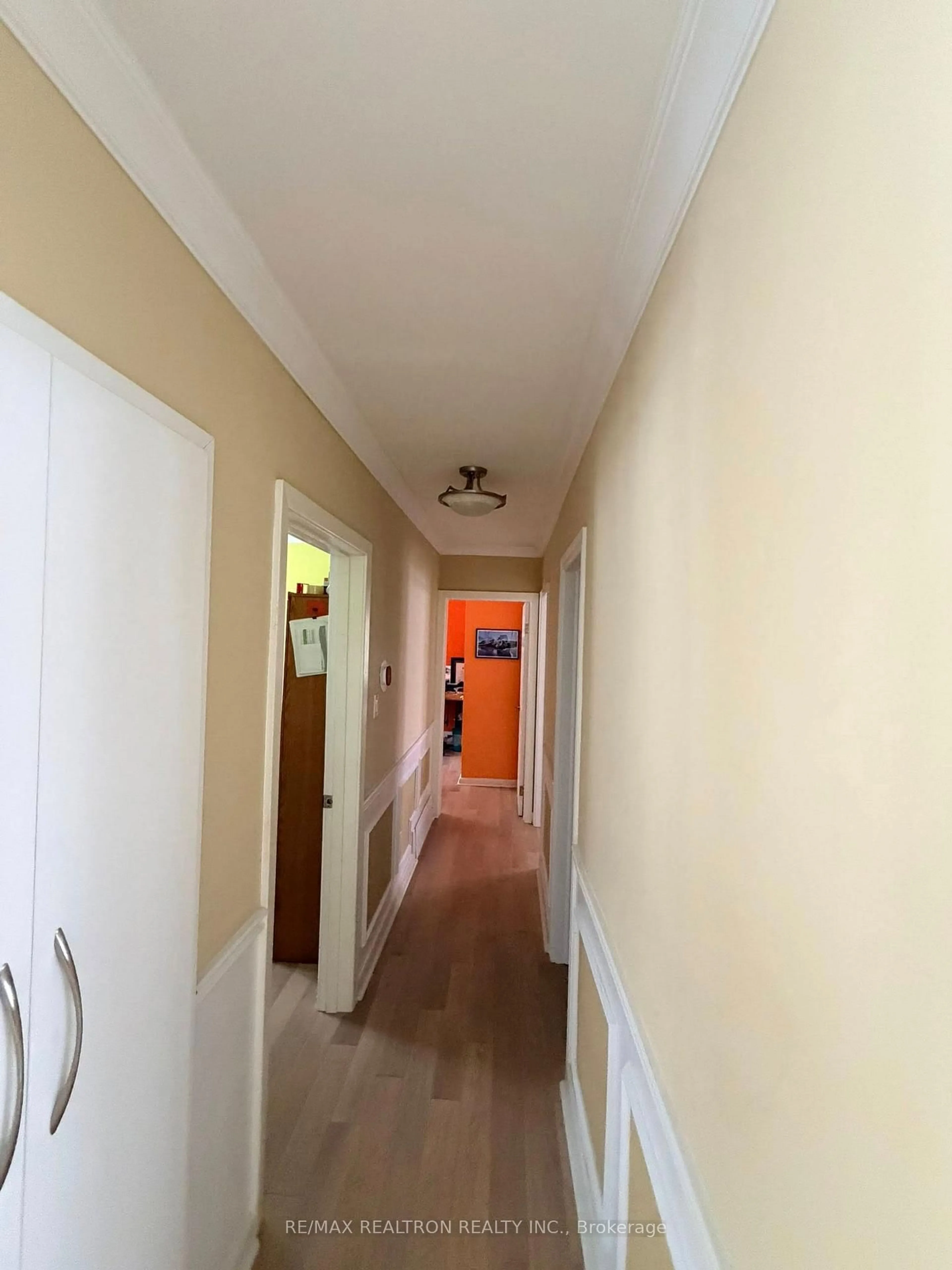 Indoor foyer for 288 Skopit Rd, Richmond Hill Ontario L4C 2Y8