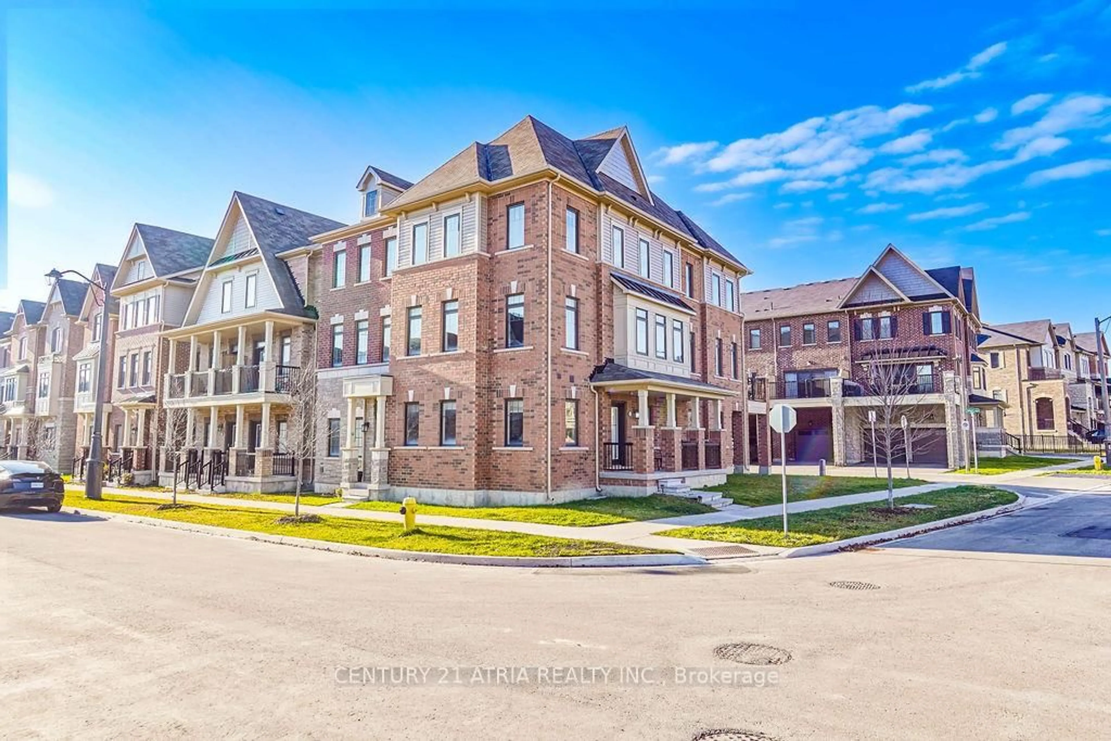 A pic from outside/outdoor area/front of a property/back of a property/a pic from drone, building for 34 Isabella Peach Dr, Markham Ontario L6C 0Y9