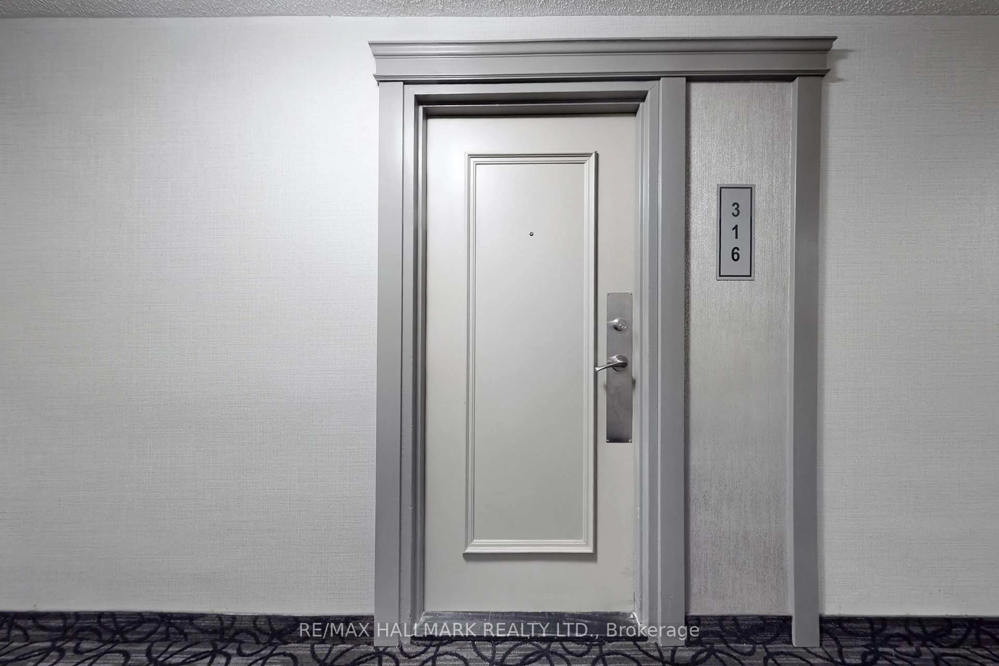 Indoor foyer for 16 Elgin St #316, Markham Ontario L3T 4T4