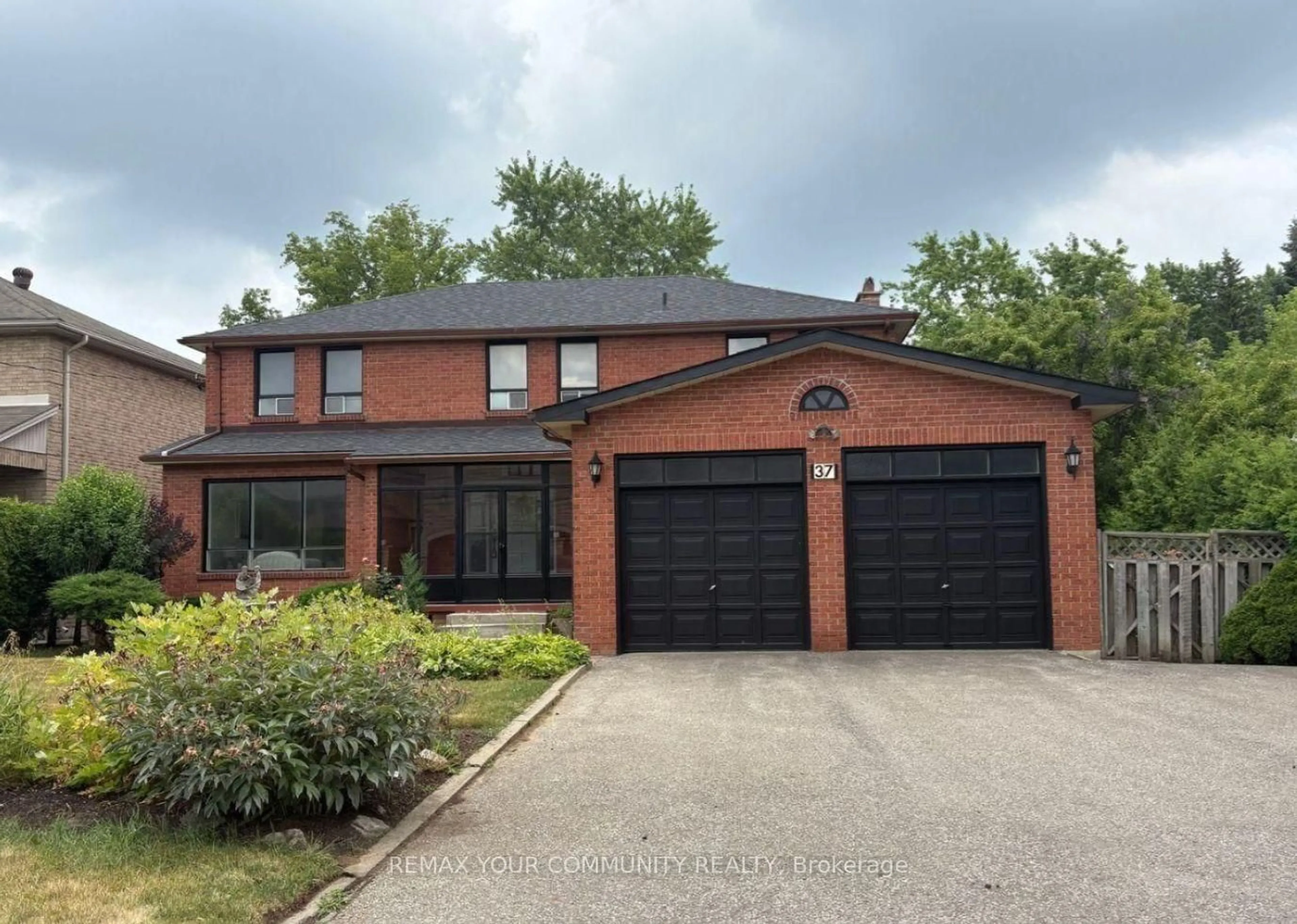 Home with brick exterior material, street for 37 Mackay Dr, Richmond Hill Ontario L4C 6N9