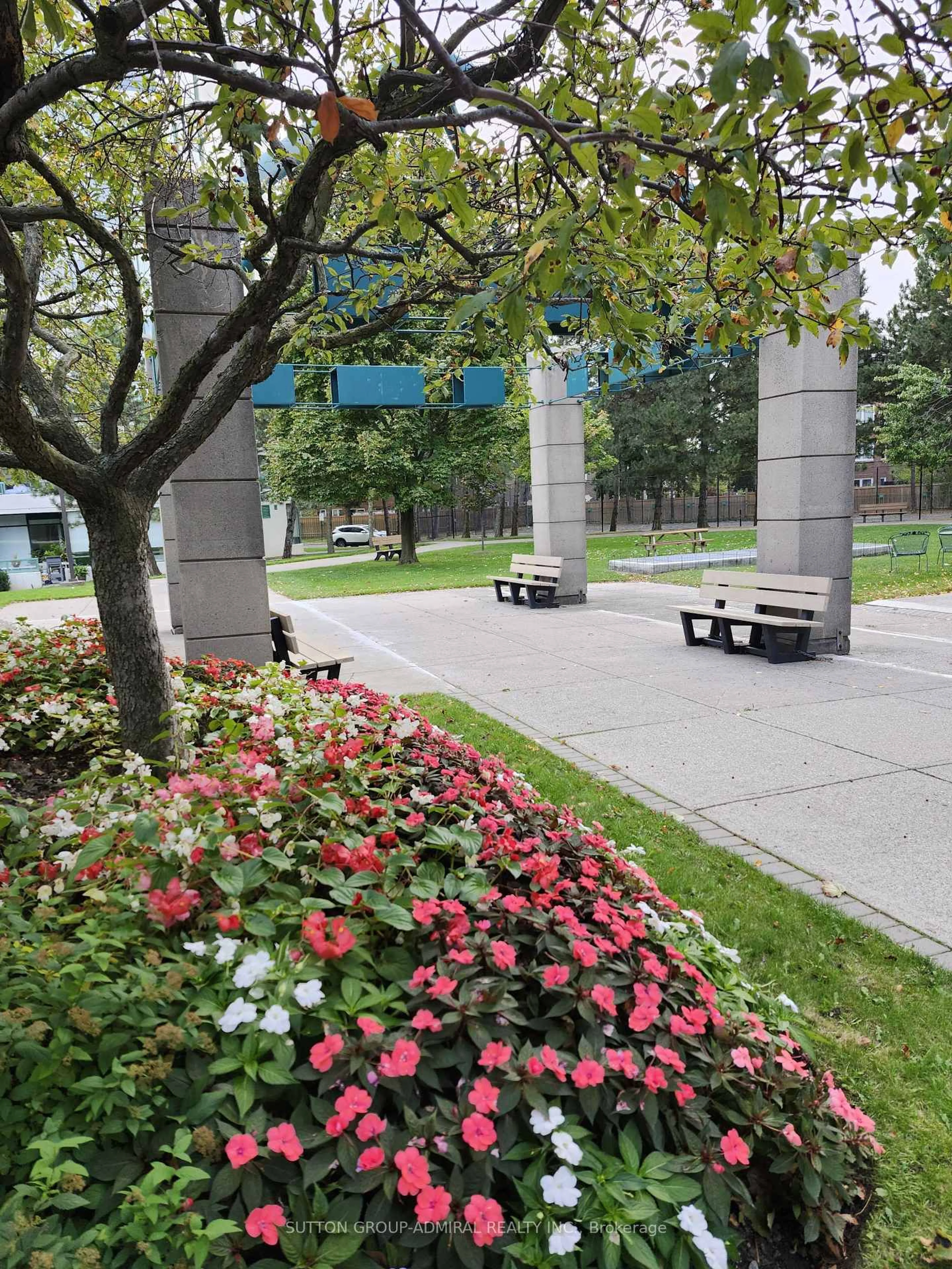 Patio, street for 120 Promenade Circ #910, Vaughan Ontario L4J 7W9