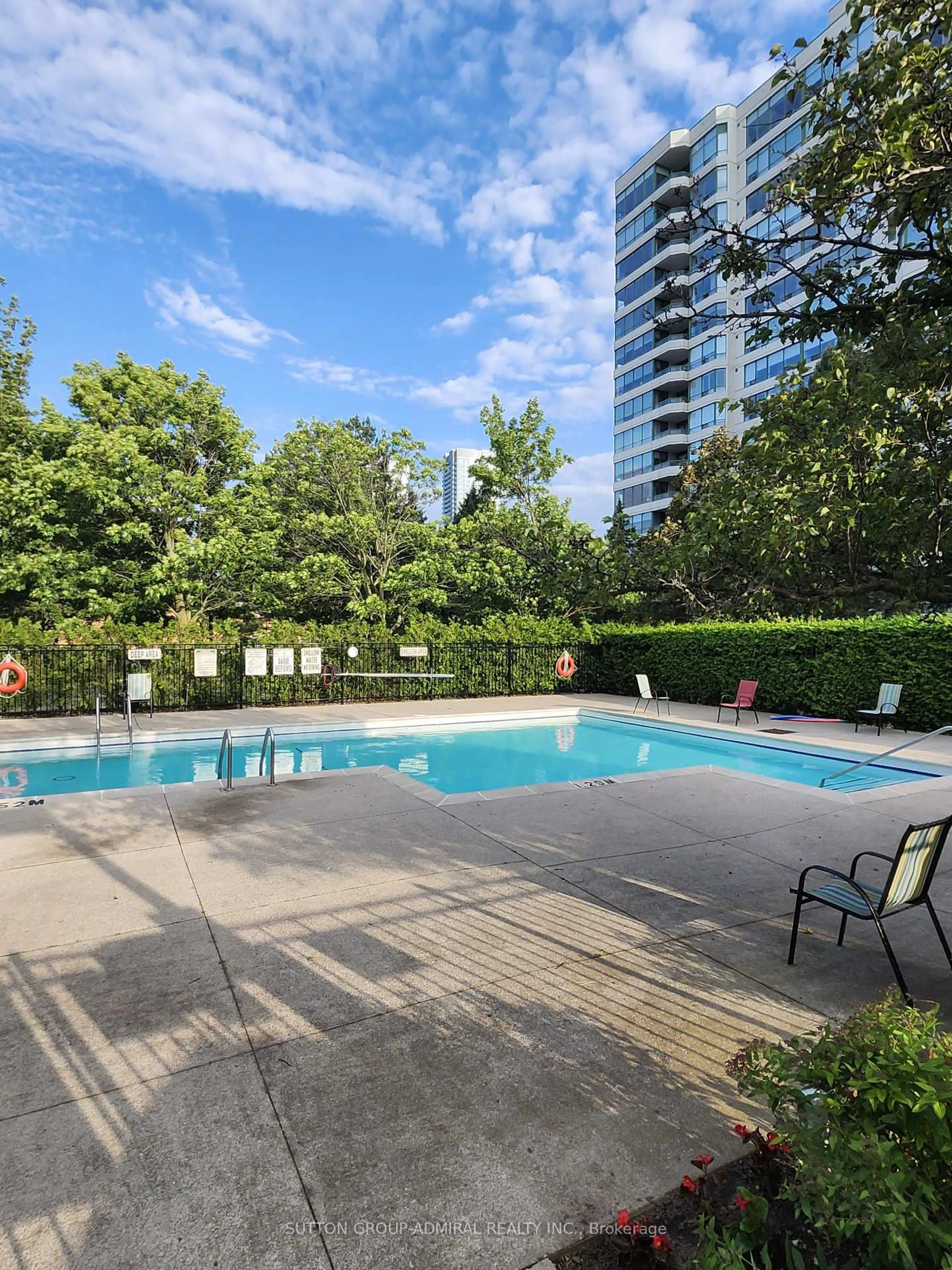 Pool for 120 Promenade Circ #910, Vaughan Ontario L4J 7W9