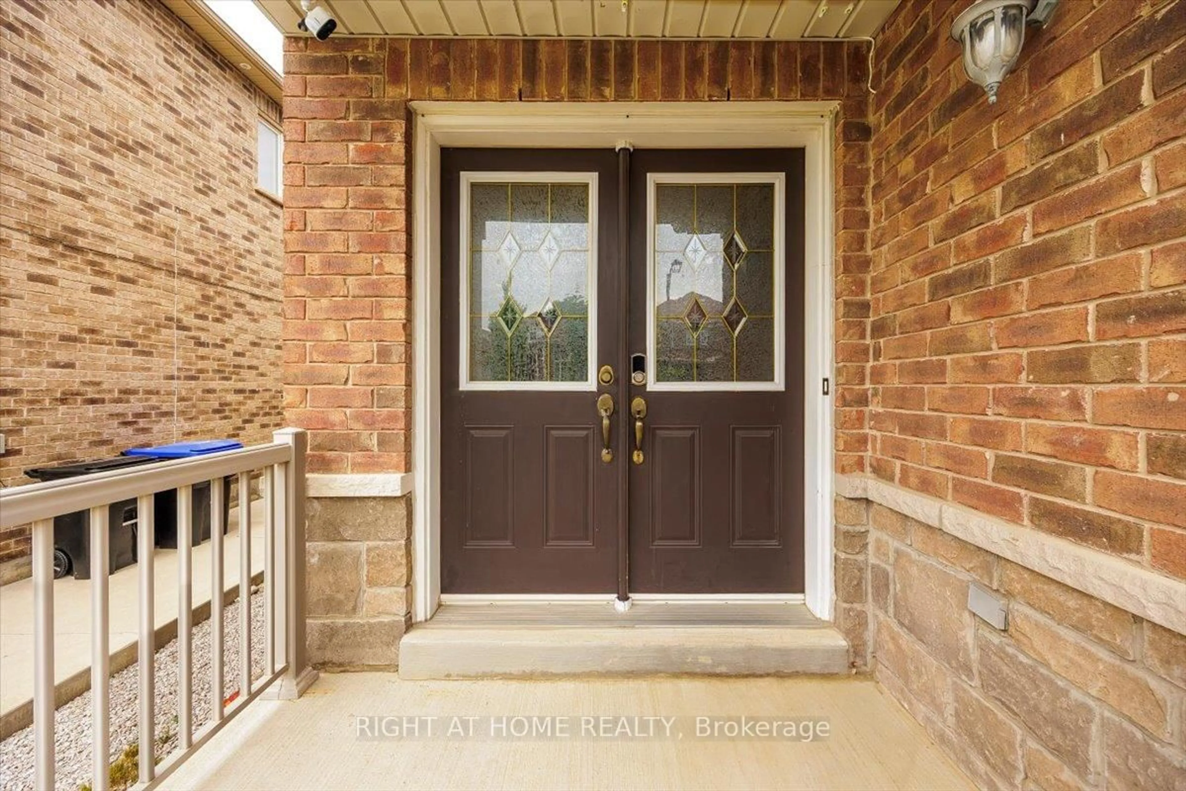 Indoor entryway for 166 Gardiner Dr, Bradford West Gwillimbury Ontario L3Z 0J5