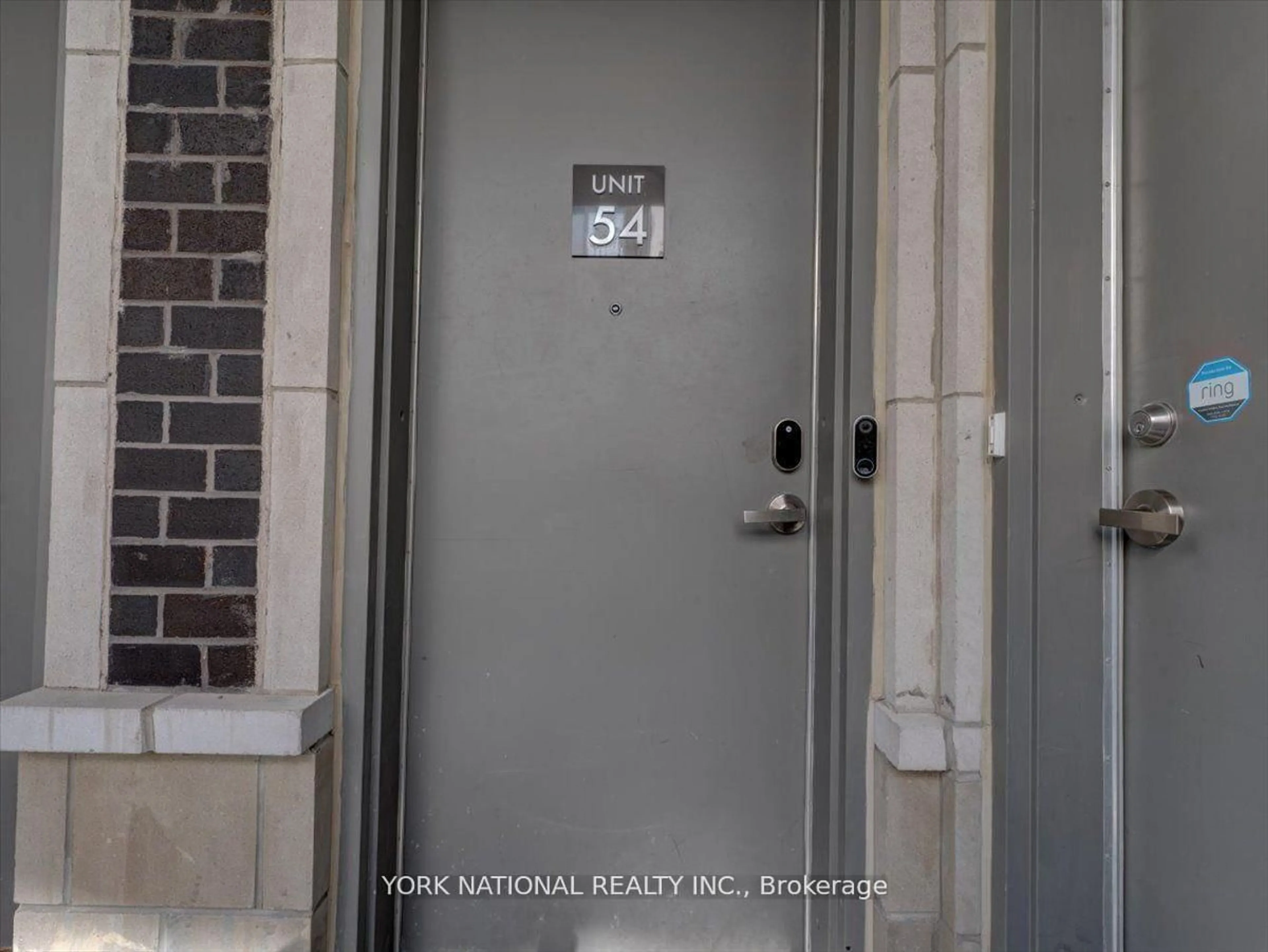 Indoor entryway for 300 Alex Gardner Circ #54, Aurora Ontario L4G 3G5