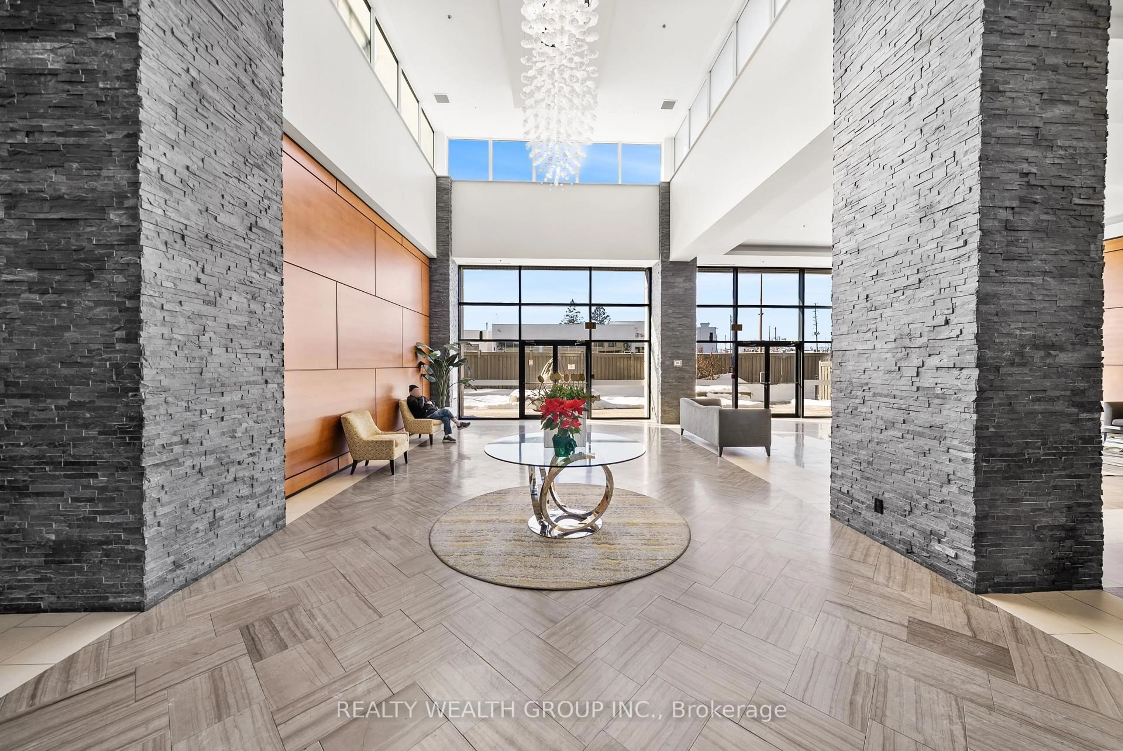Indoor foyer for 12 Woodstream Blvd #520, Vaughan Ontario L4L 8C3