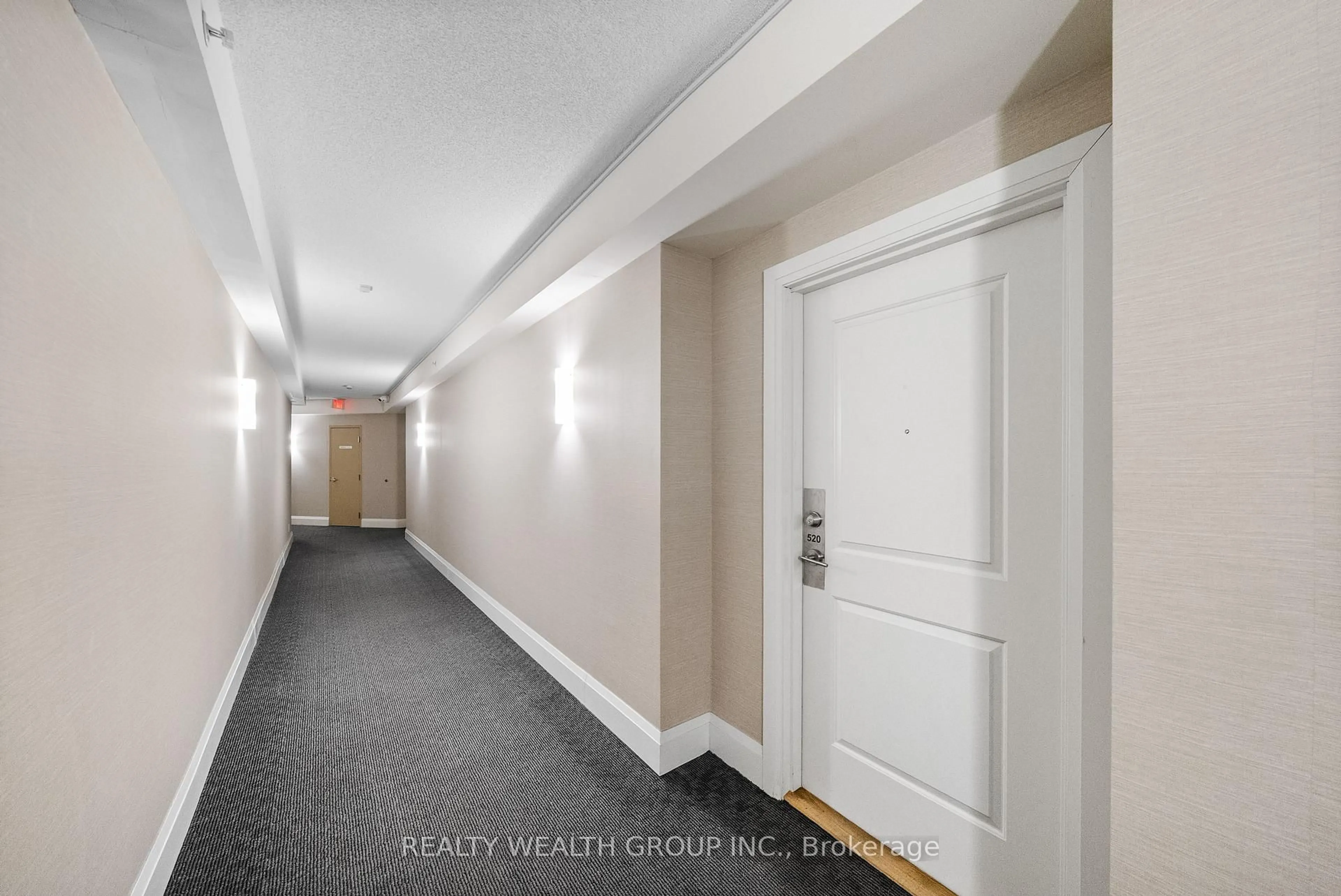 Indoor foyer for 12 Woodstream Blvd #520, Vaughan Ontario L4L 8C3