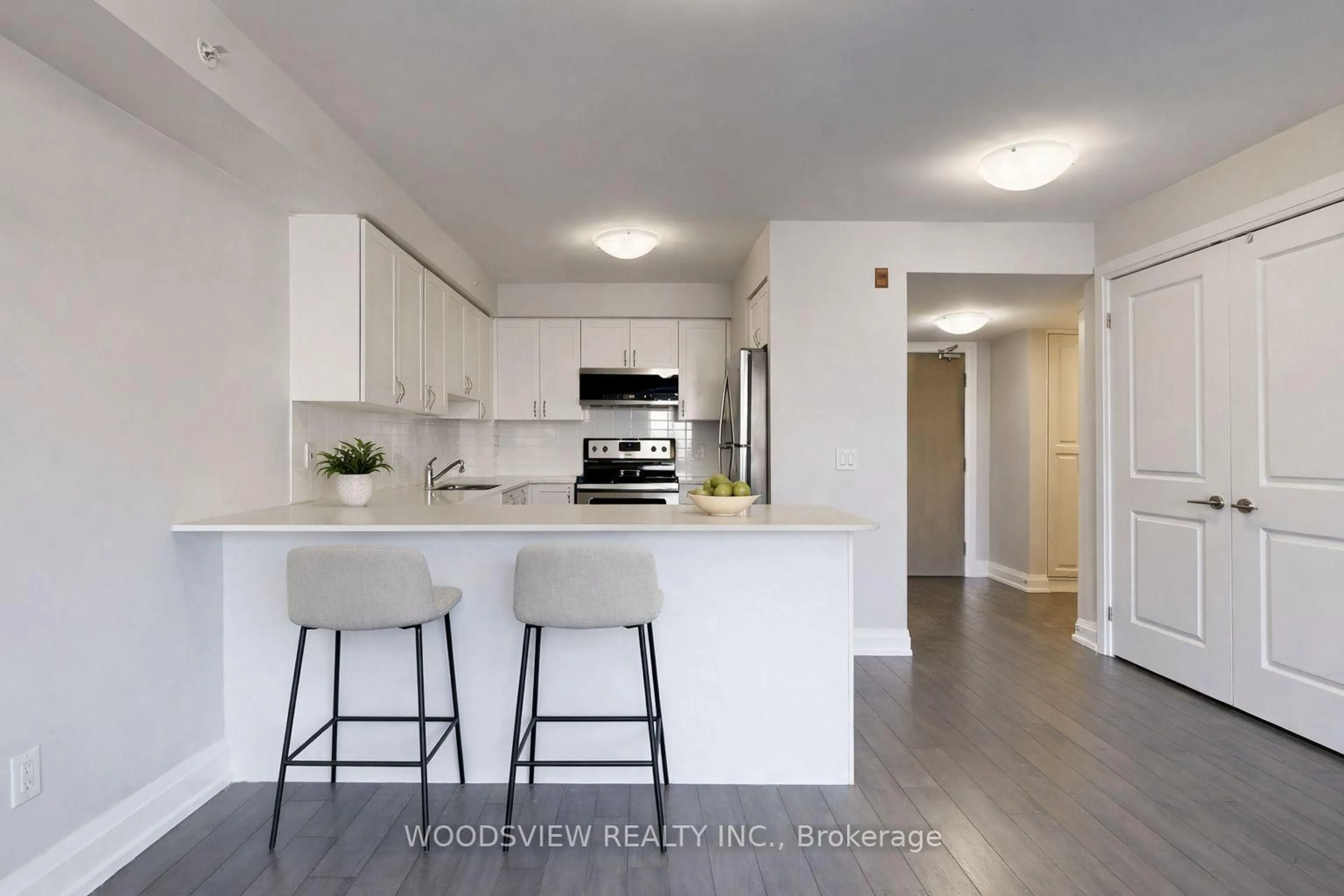 Open concept kitchen, unknown for 481 Rupert Ave #324, Whitchurch-Stouffville Ontario L4A 1Y7