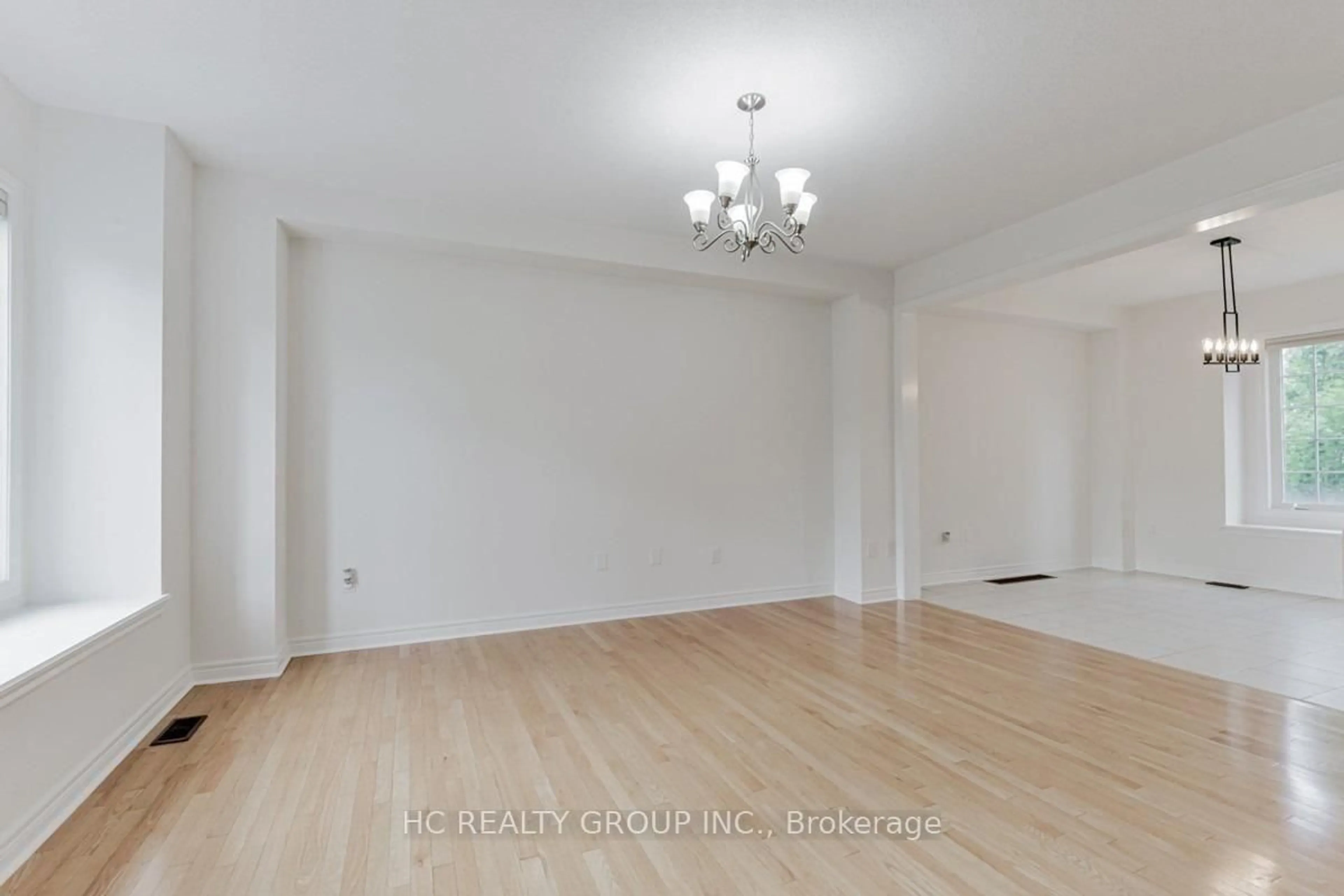 A pic of a room for 15 Old Colony Rd #106, Richmond Hill Ontario L4E 4L5
