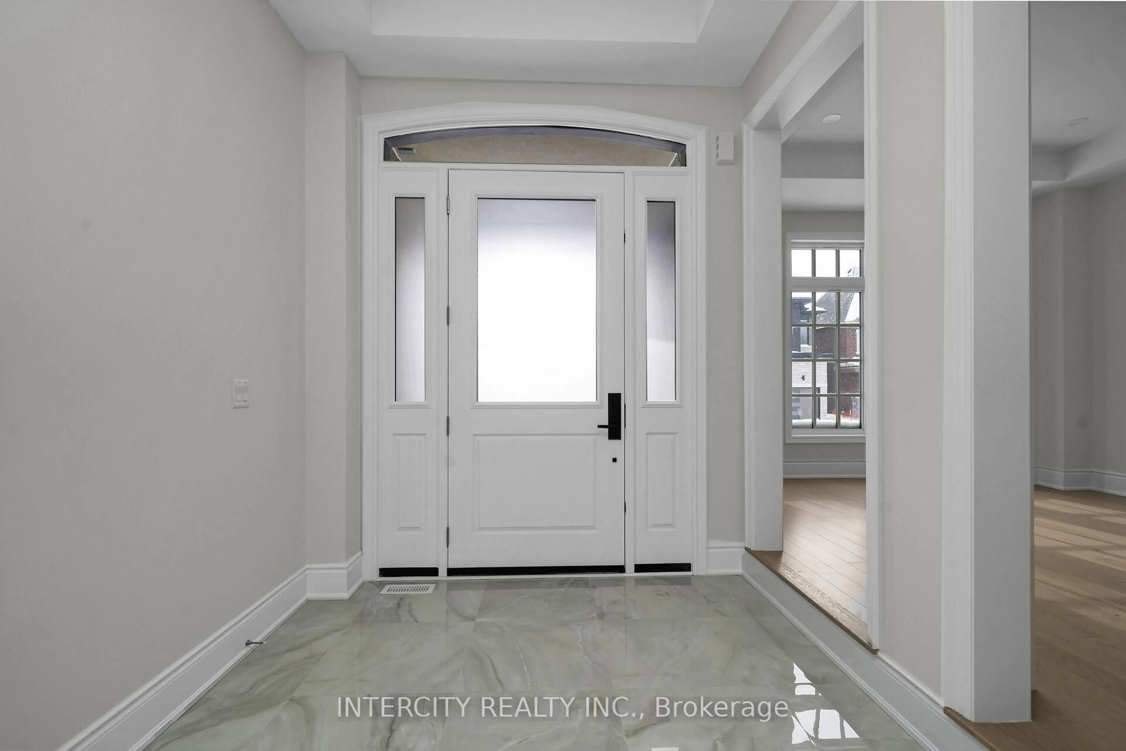 Indoor entryway for 10 Saxby Farm Ave #Lot 19N, King Ontario L7B 0T2