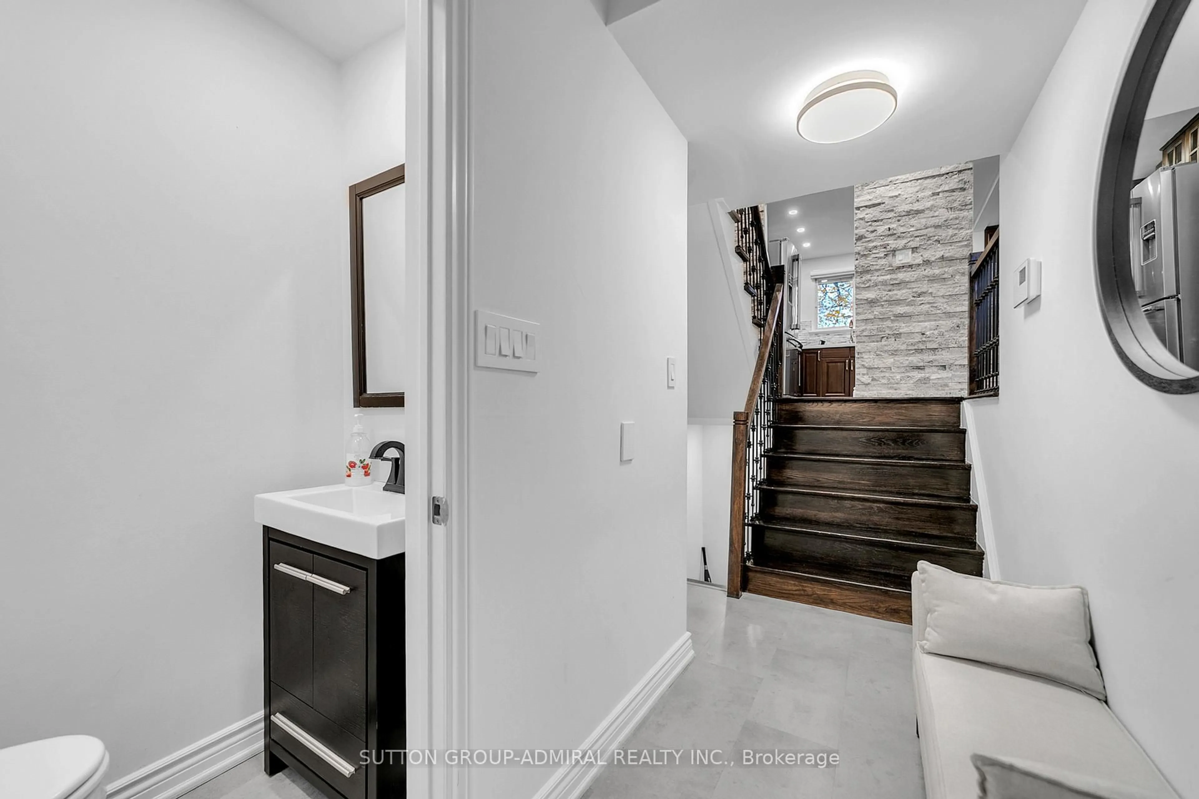 Unknown for 40 Stately Way, Markham Ontario L3T 3Z8