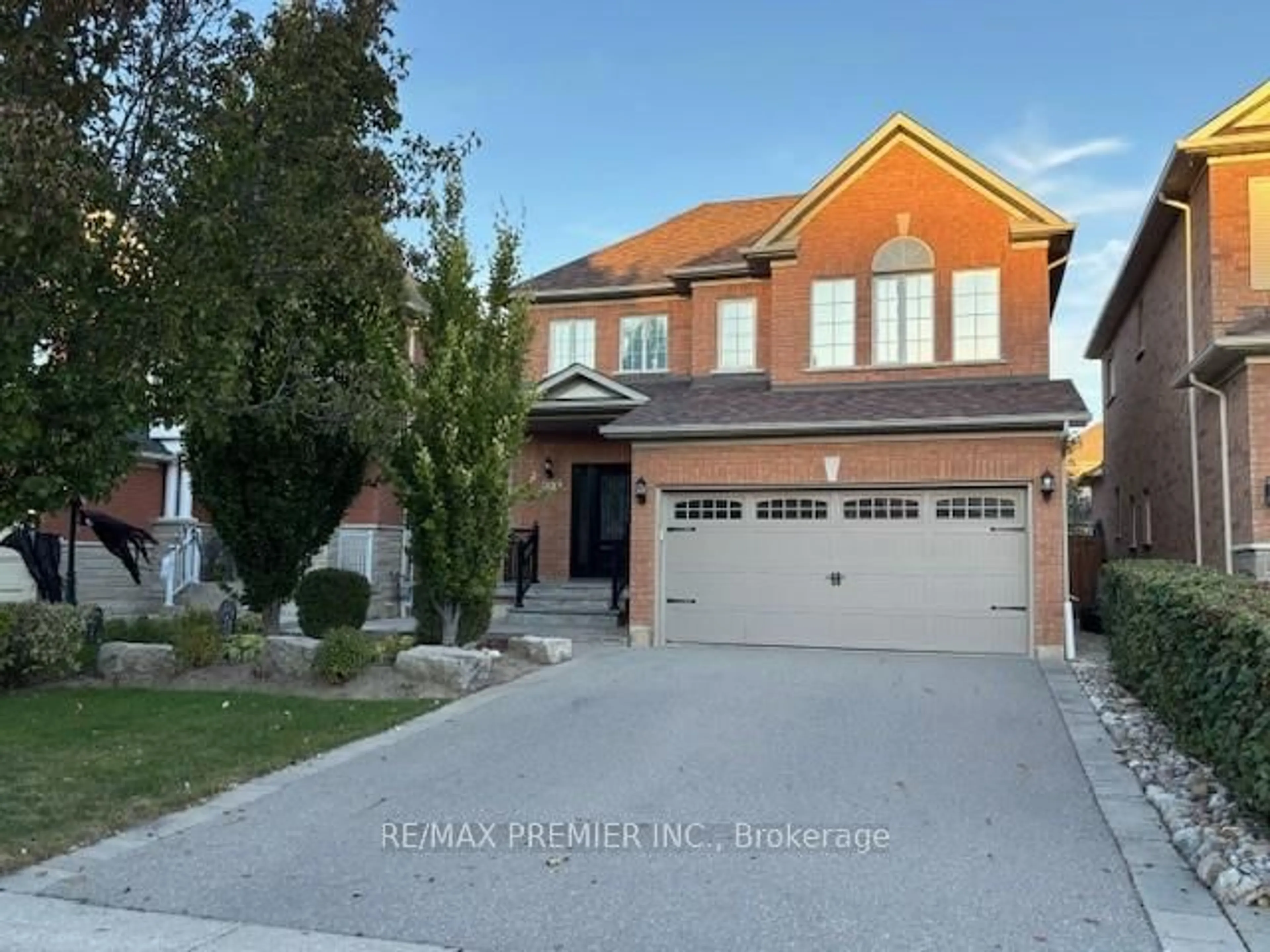 Home with brick exterior material, street for 325 Vellore Ave, Vaughan Ontario L4H 2Z2