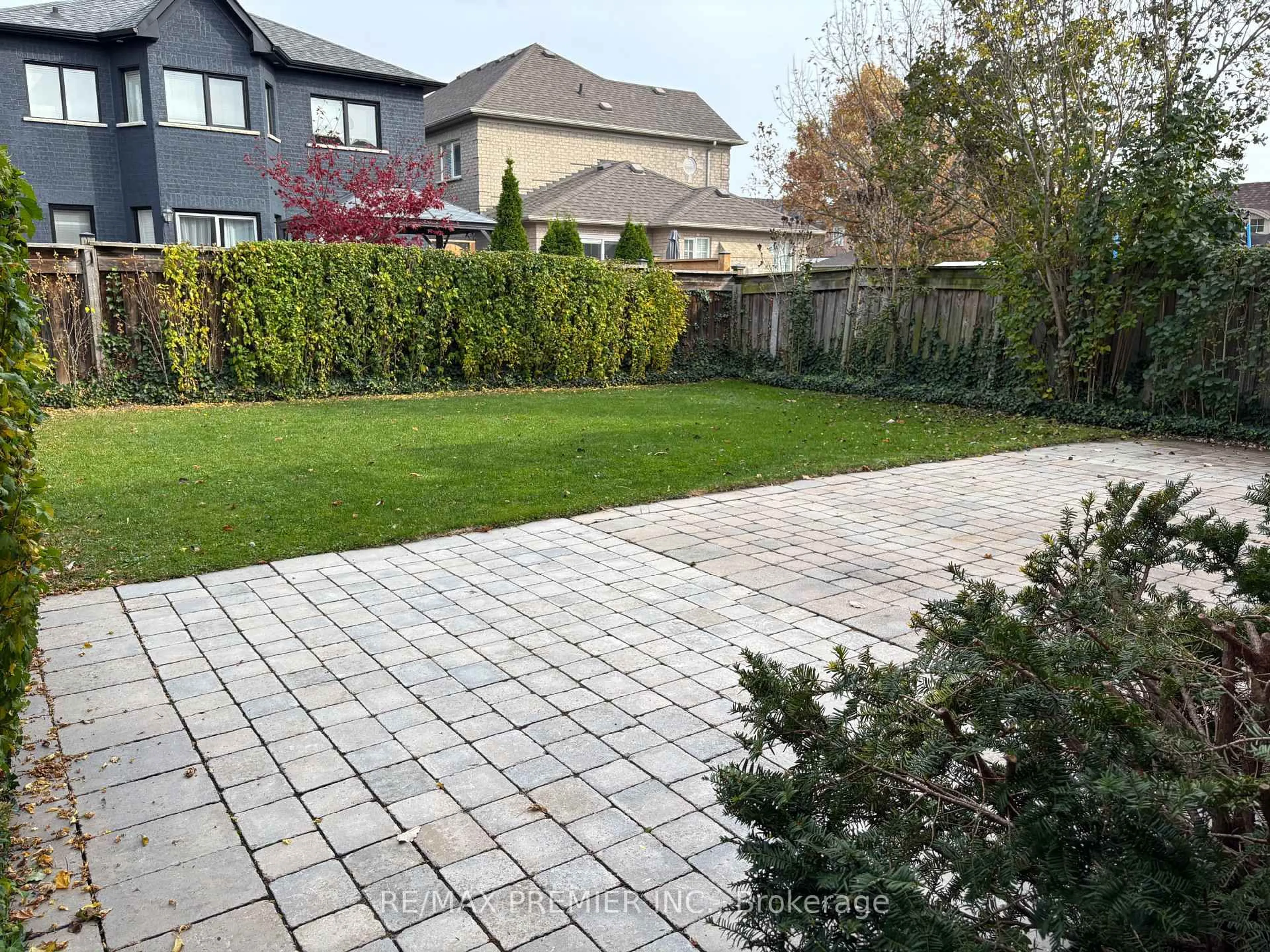 Patio, street for 325 Vellore Ave, Vaughan Ontario L4H 2Z2