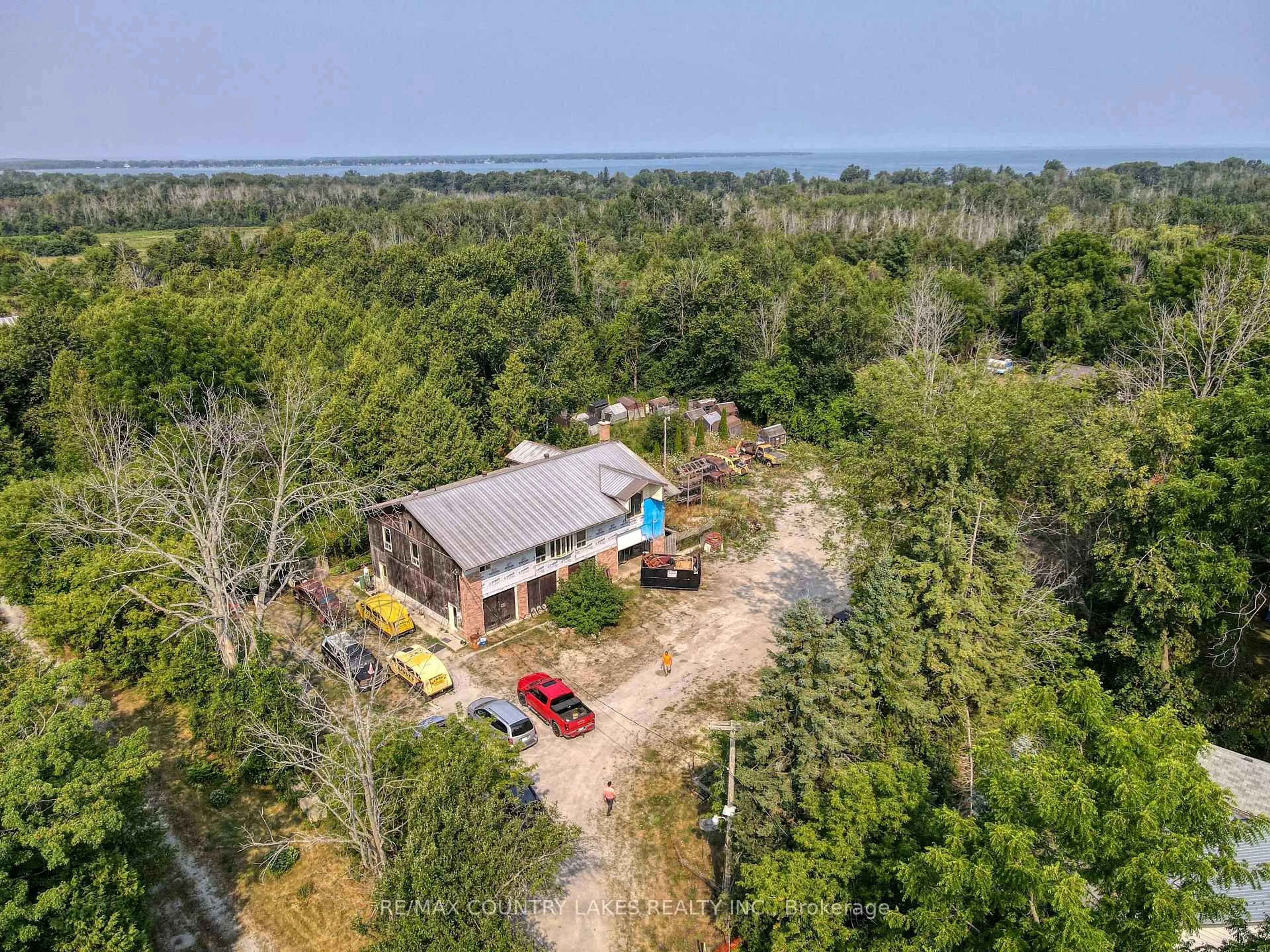 A pic from outside/outdoor area/front of a property/back of a property/a pic from drone, unknown for 31254 Lake Ridge Rd, Georgina Ontario L0E 1N0