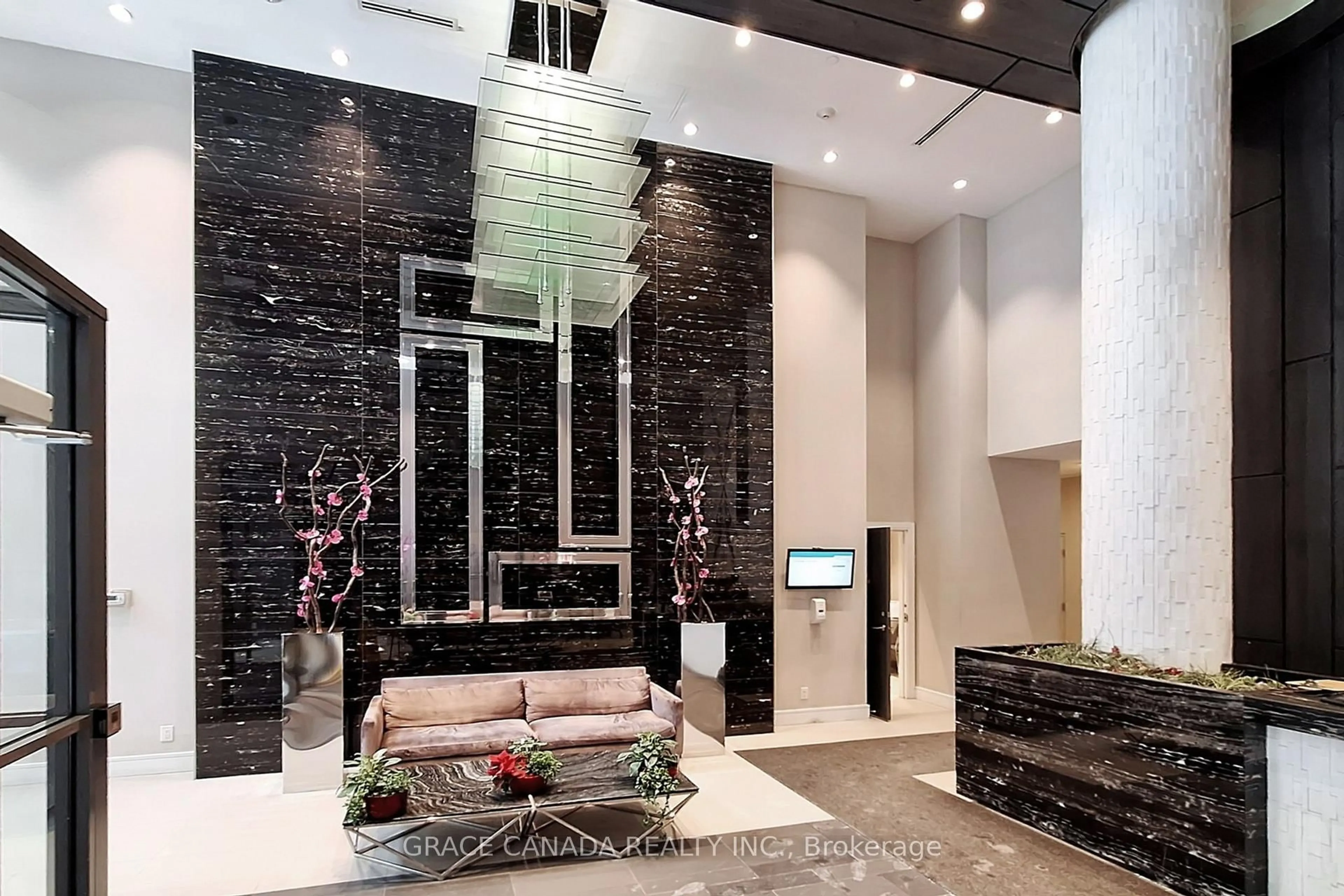 Lobby for 9205 Yonge St #409, Richmond Hill Ontario L4C 1V5