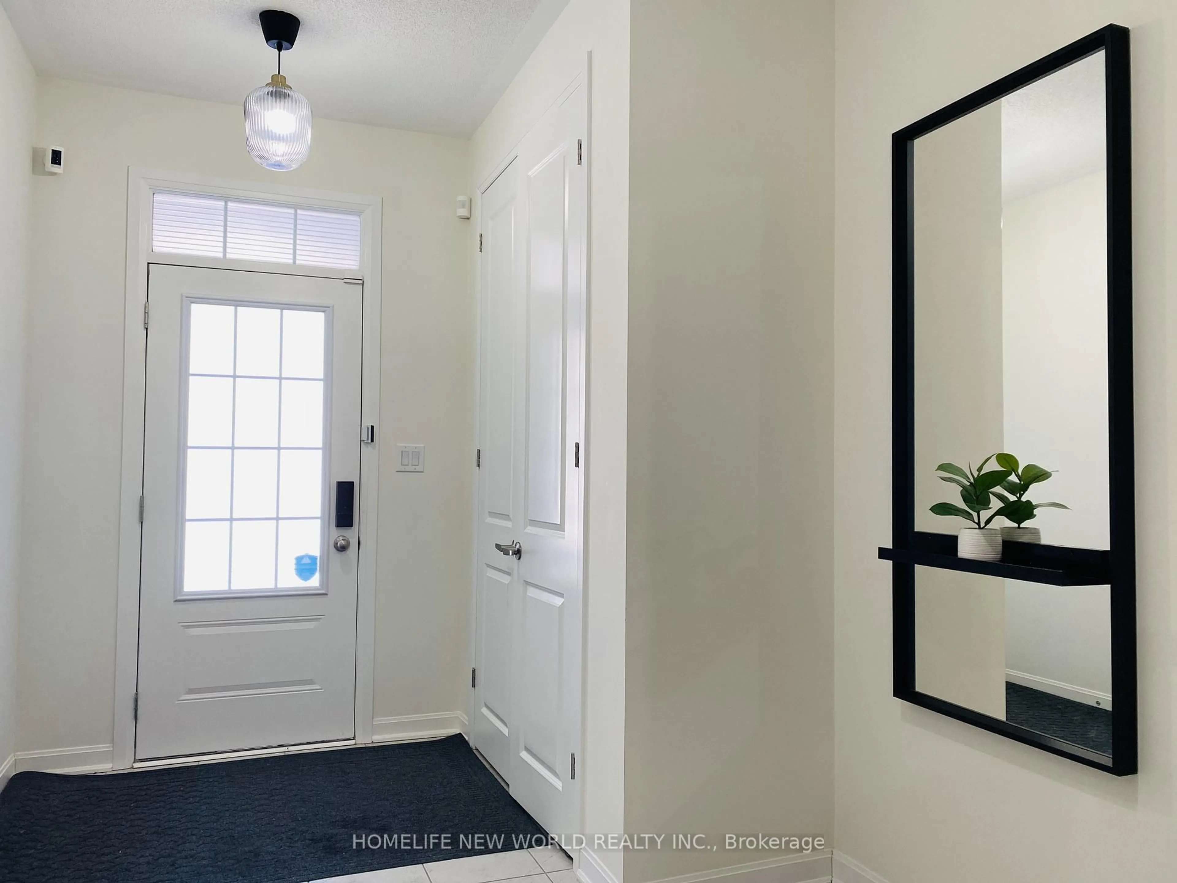 Indoor entryway for 85 Casely Ave, Richmond Hill Ontario L4S 0K7