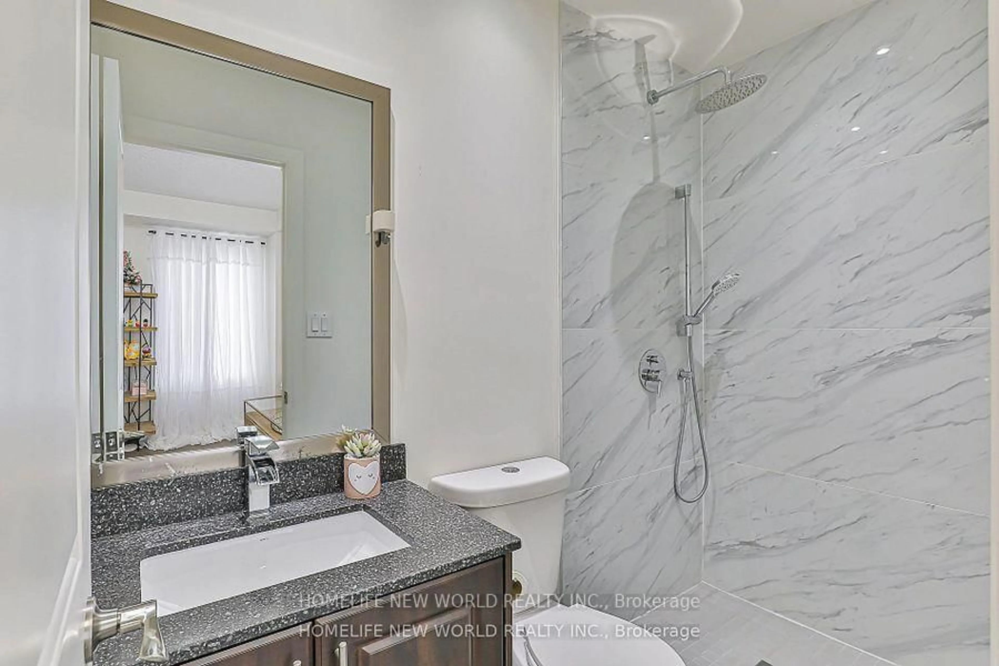 Contemporary bathroom, ceramic/tile floor for 85 Casely Ave, Richmond Hill Ontario L4S 0K7