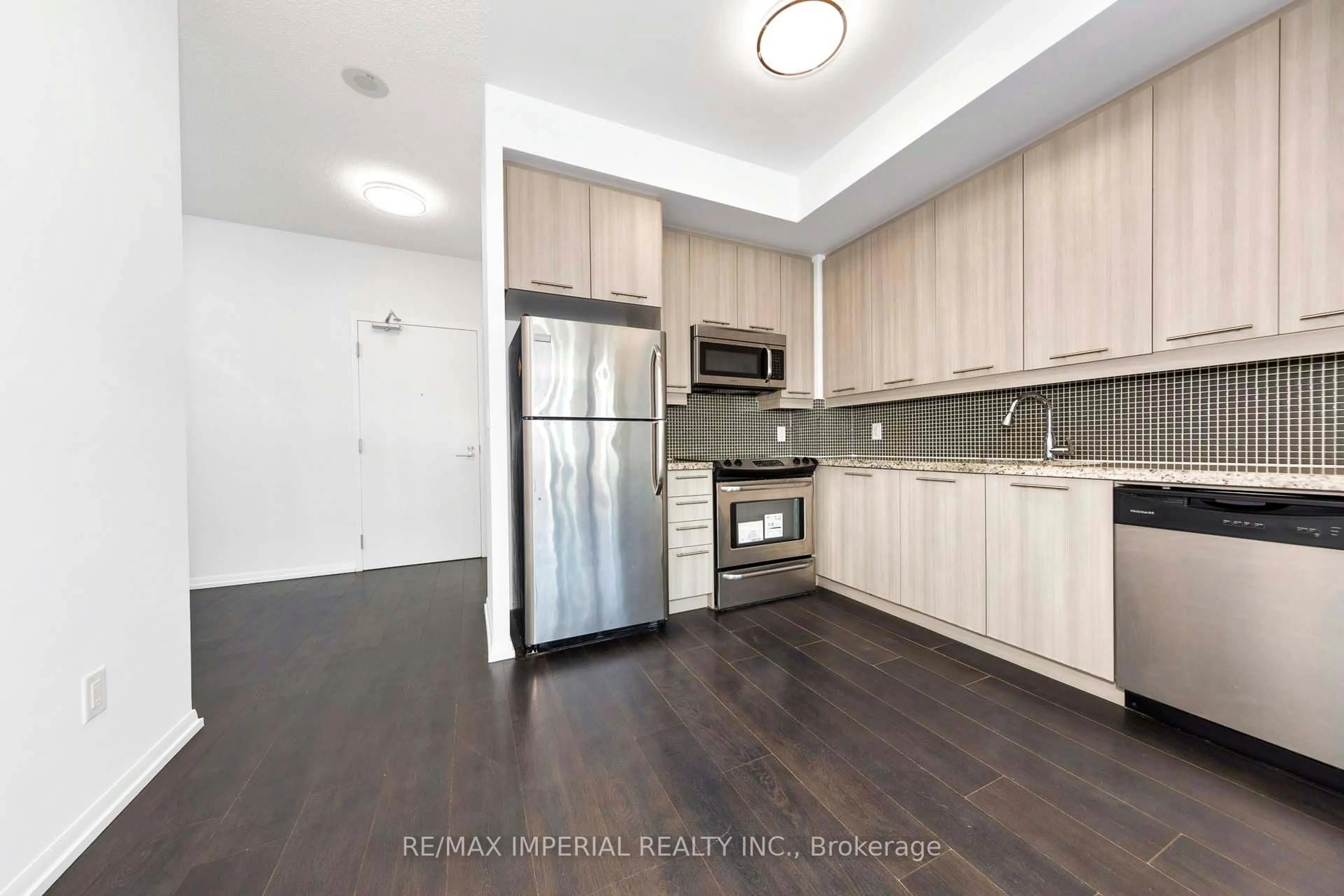 Standard kitchen, unknown for 540 Bur Oak Ave #530, Markham Ontario L6C 0Y2