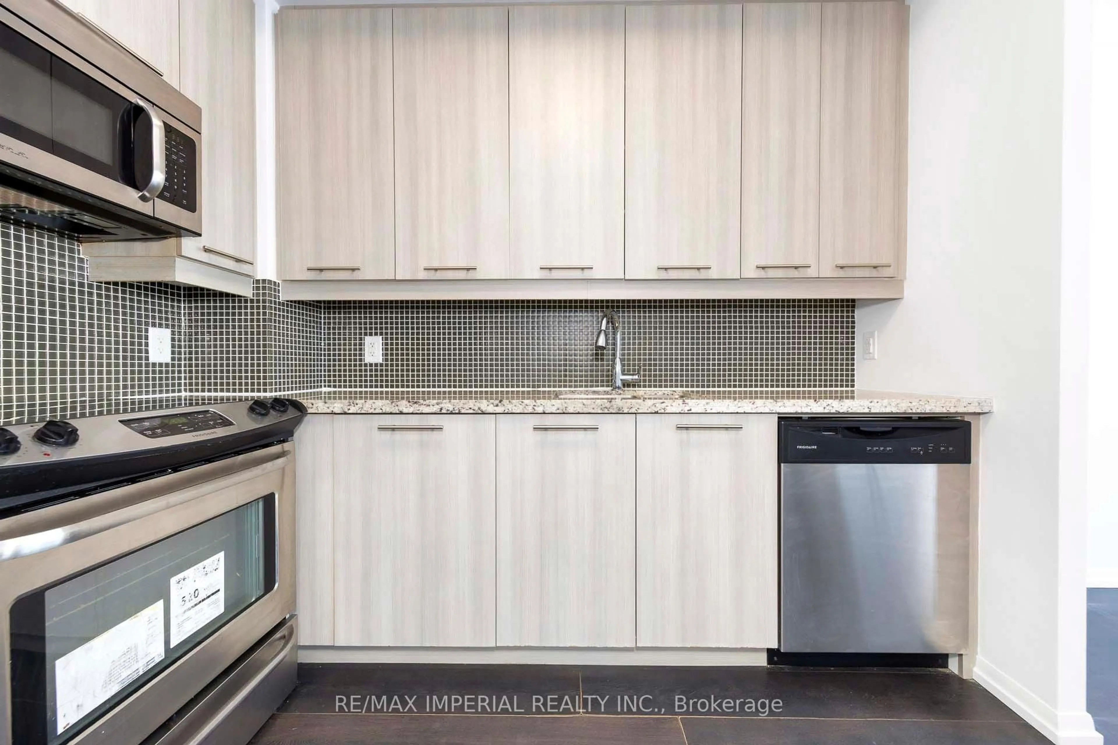 Standard kitchen, unknown for 540 Bur Oak Ave #530, Markham Ontario L6C 0Y2