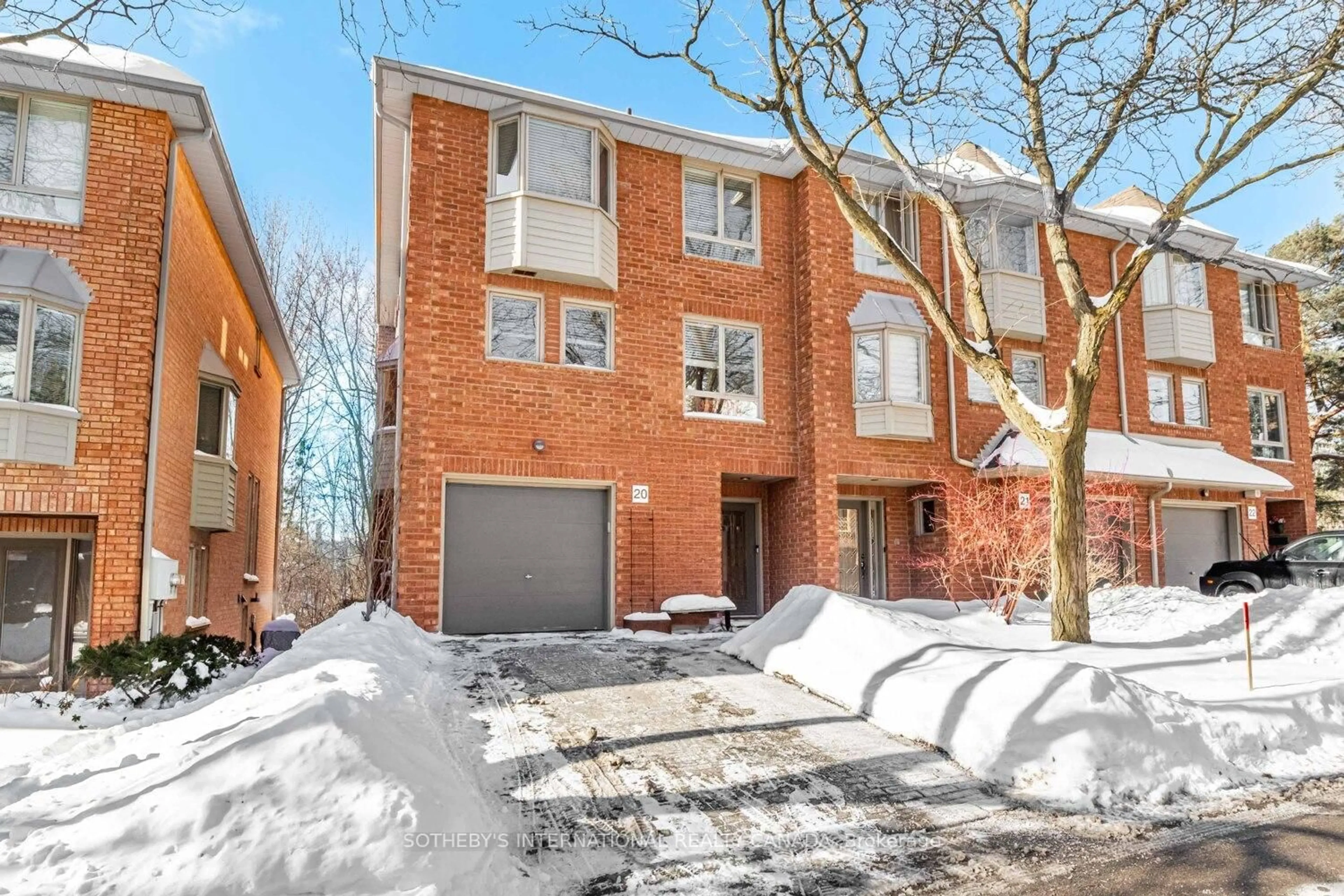 Home with brick exterior material, street for 125 Weldrick Rd #20, Richmond Hill Ontario L4C 3V2
