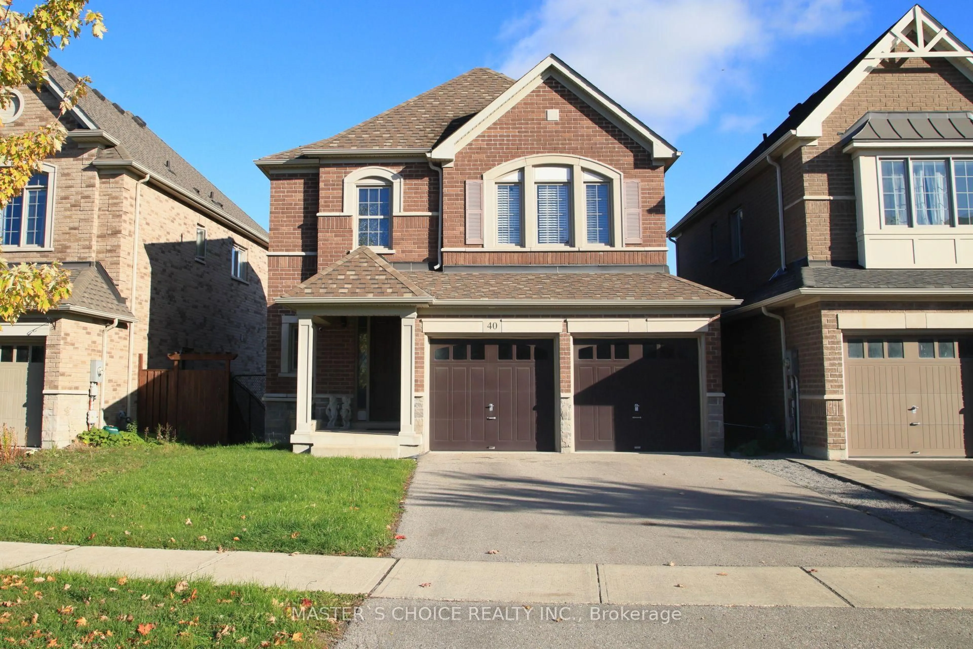 Home with brick exterior material, street for 40 Briarfield Ave, East Gwillimbury Ontario L9N 0P5