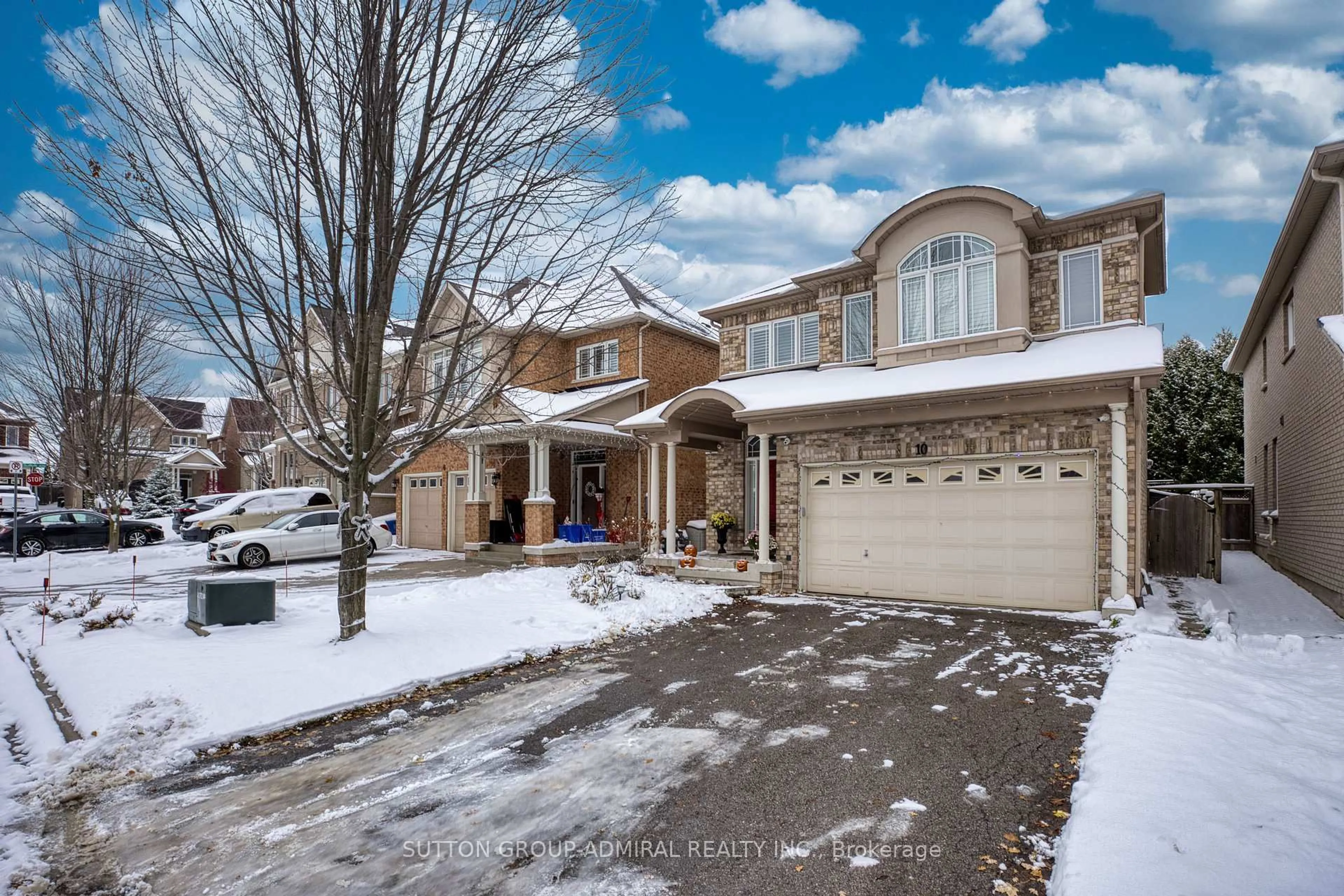 Home with brick exterior material, street for 10 Usherwood St, Aurora Ontario L4G 7W6