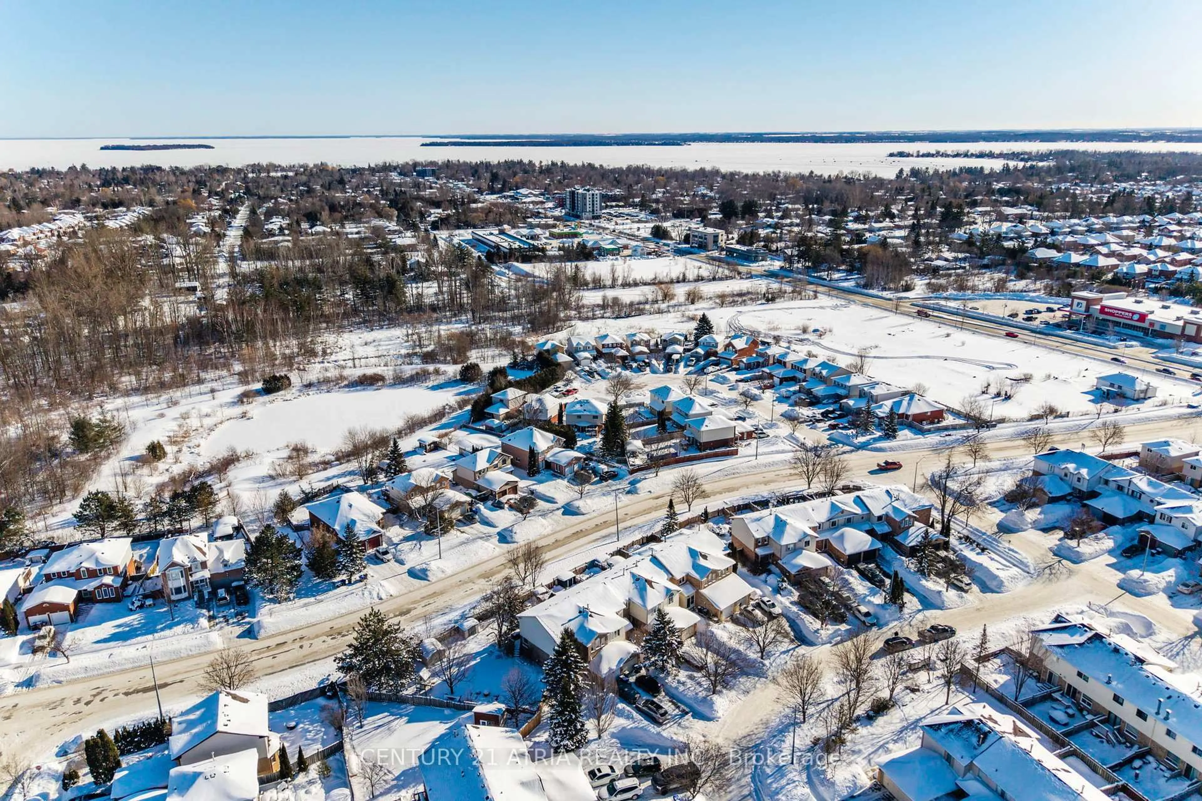 A pic from outside/outdoor area/front of a property/back of a property/a pic from drone, street for 1154 Inniswood St, Innisfil Ontario L9S 1X9