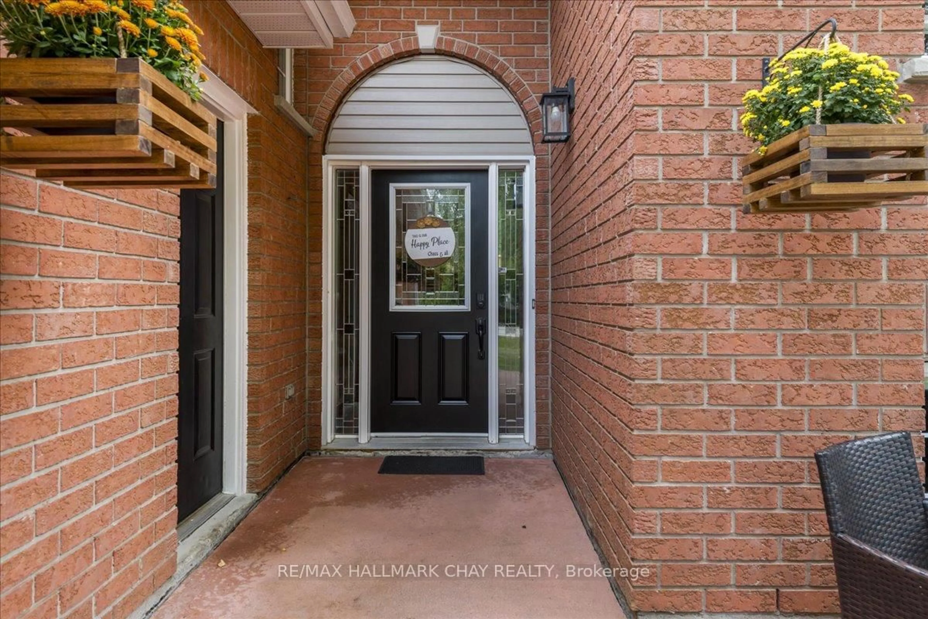 Indoor entryway for 1103 Belle Aire Beach Rd, Innisfil Ontario L0L 1C0