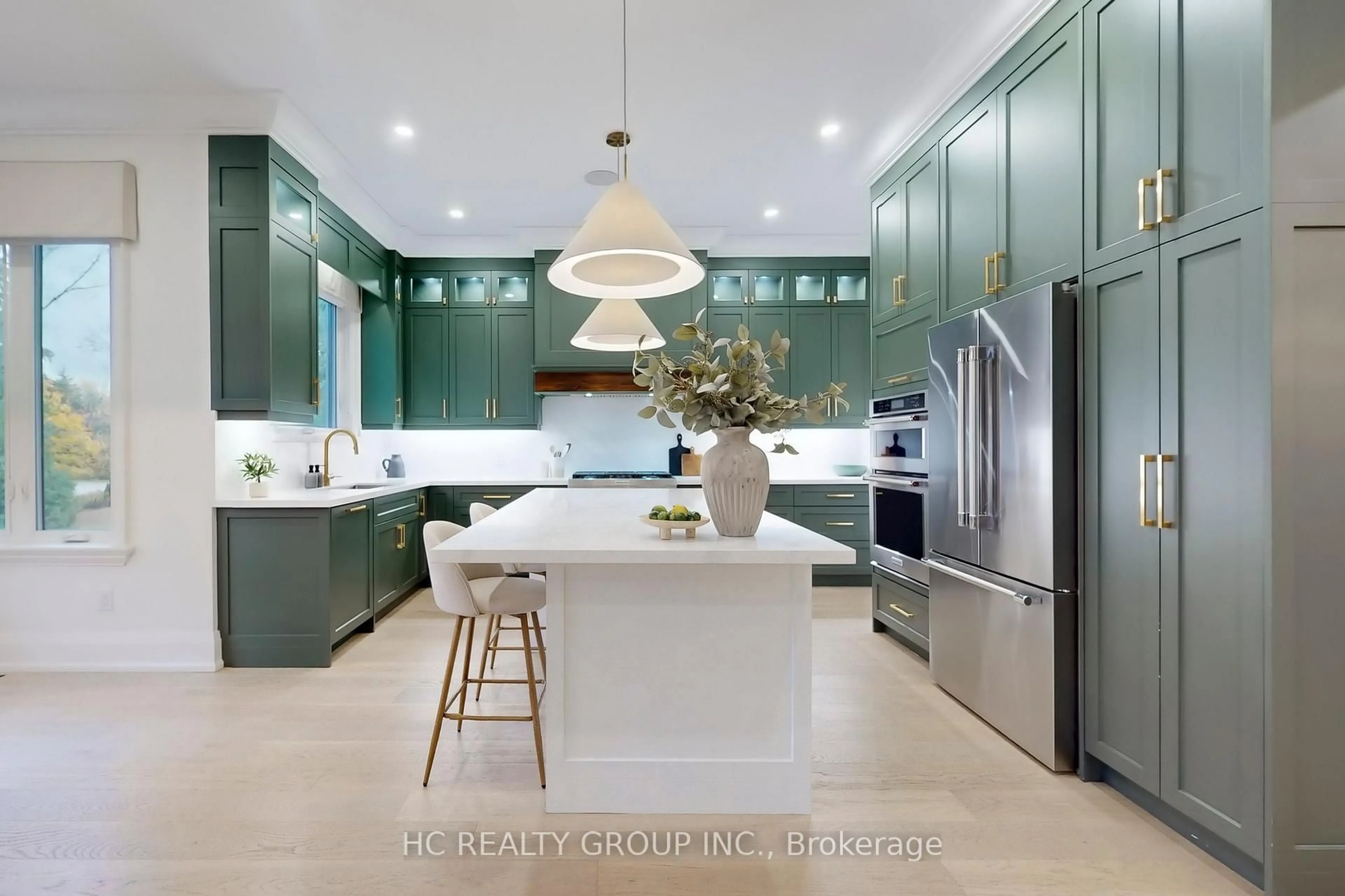 Contemporary kitchen, ceramic/tile floor for 6077 Hillsdale Dr, Whitchurch-Stouffville Ontario L4A 3B7