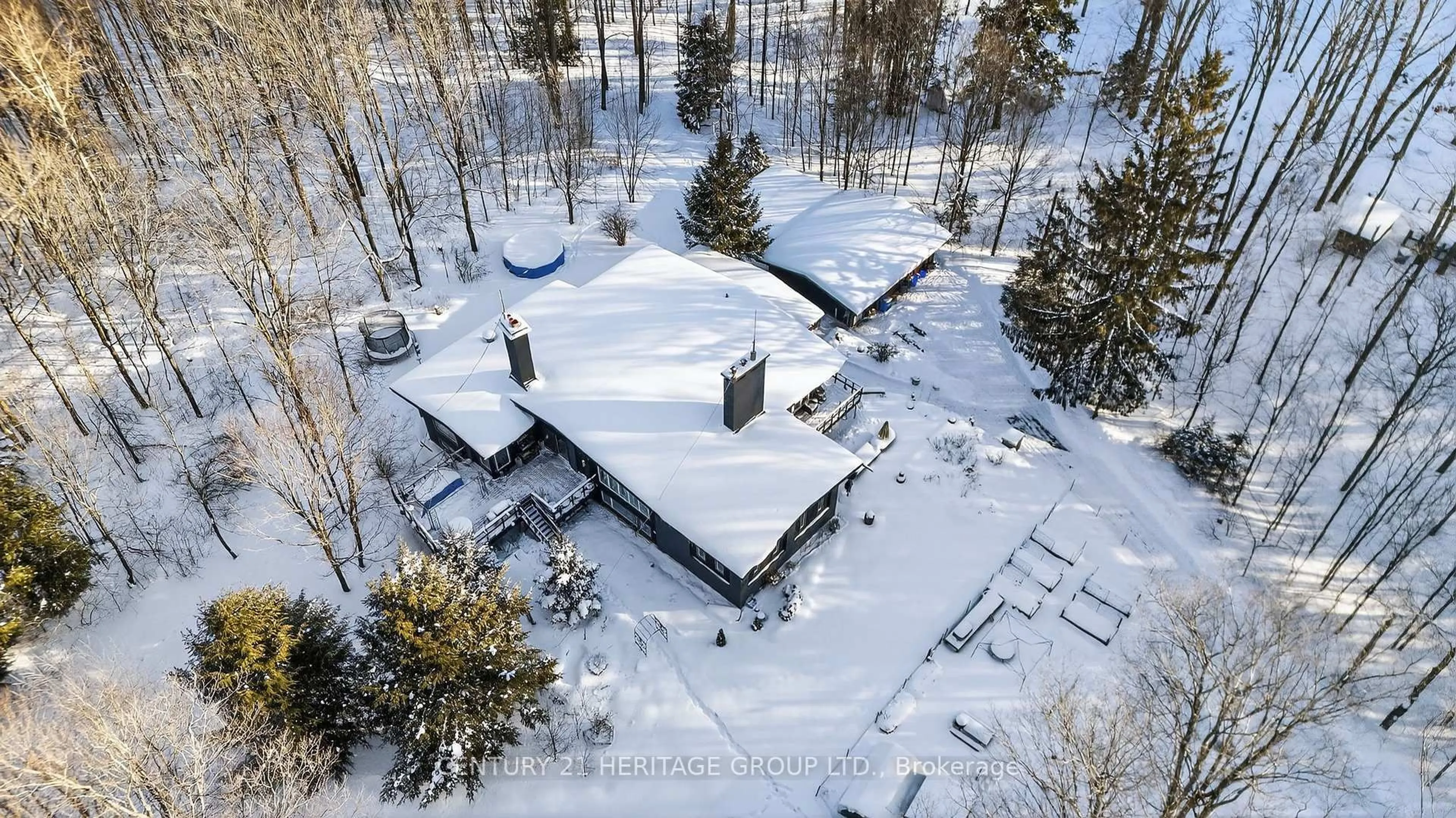 A pic from outside/outdoor area/front of a property/back of a property/a pic from drone, building for 4074 St. John's Sdrd, Whitchurch-Stouffville Ontario L4A 2T7