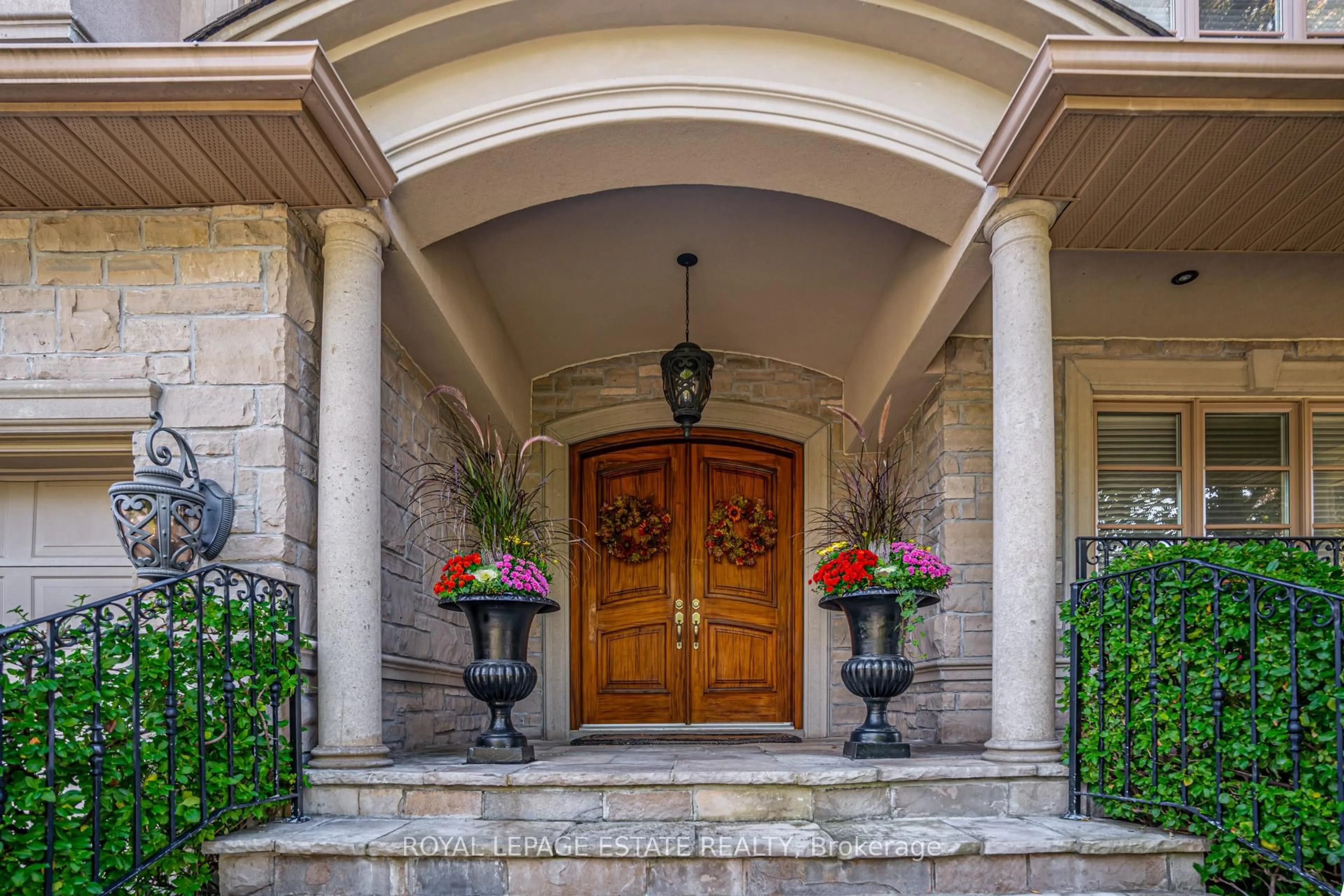 Indoor entryway for 81 Naughton Dr, Richmond Hill Ontario L4C 8B3