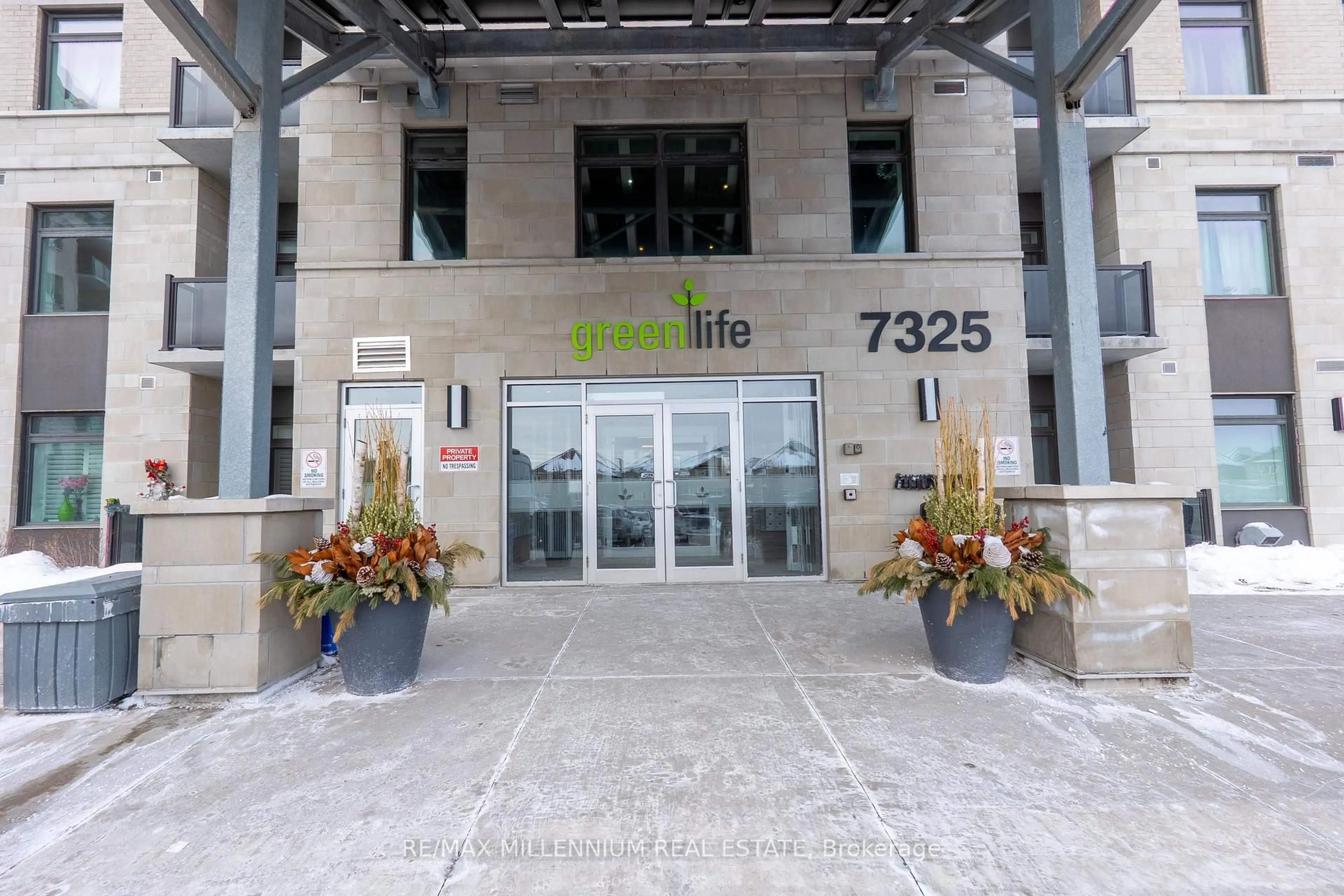 Indoor foyer for 7325 Markham Rd #323, Markham Ontario L3S 0J9