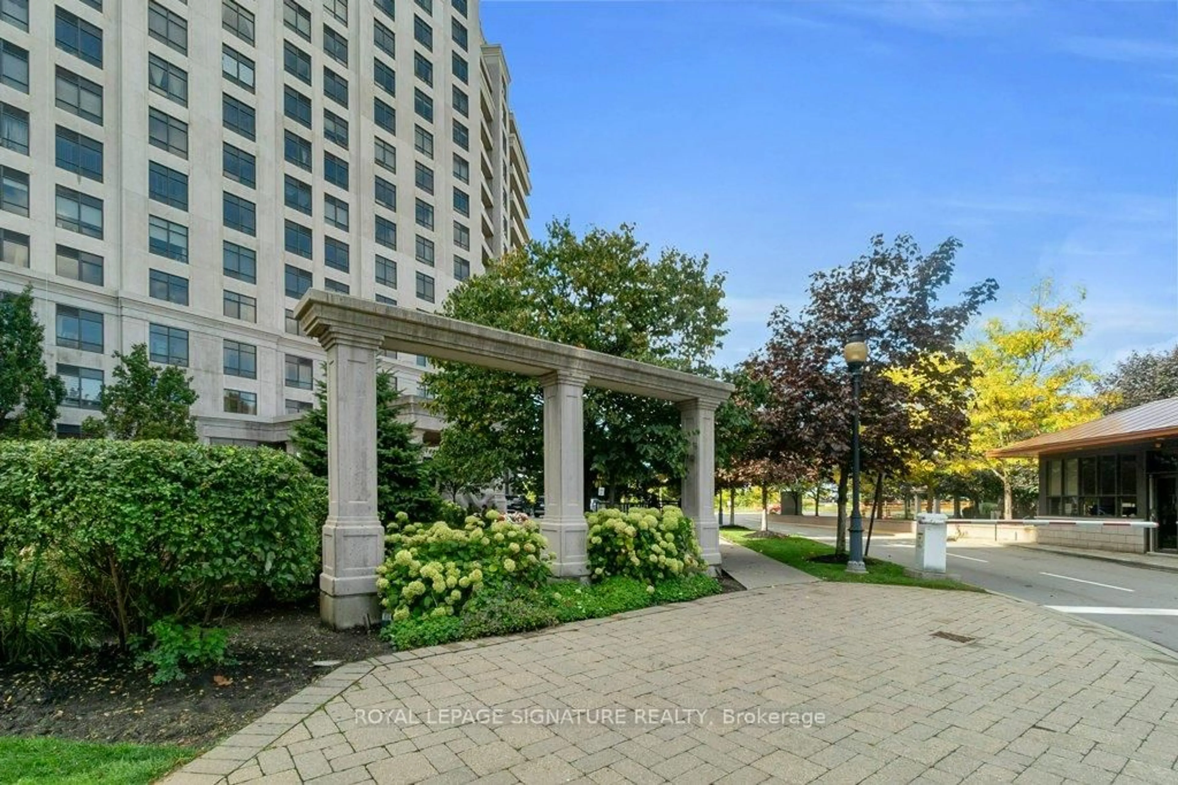 Patio, unknown for 9235 Jane St #707, Vaughan Ontario L6A 0J8