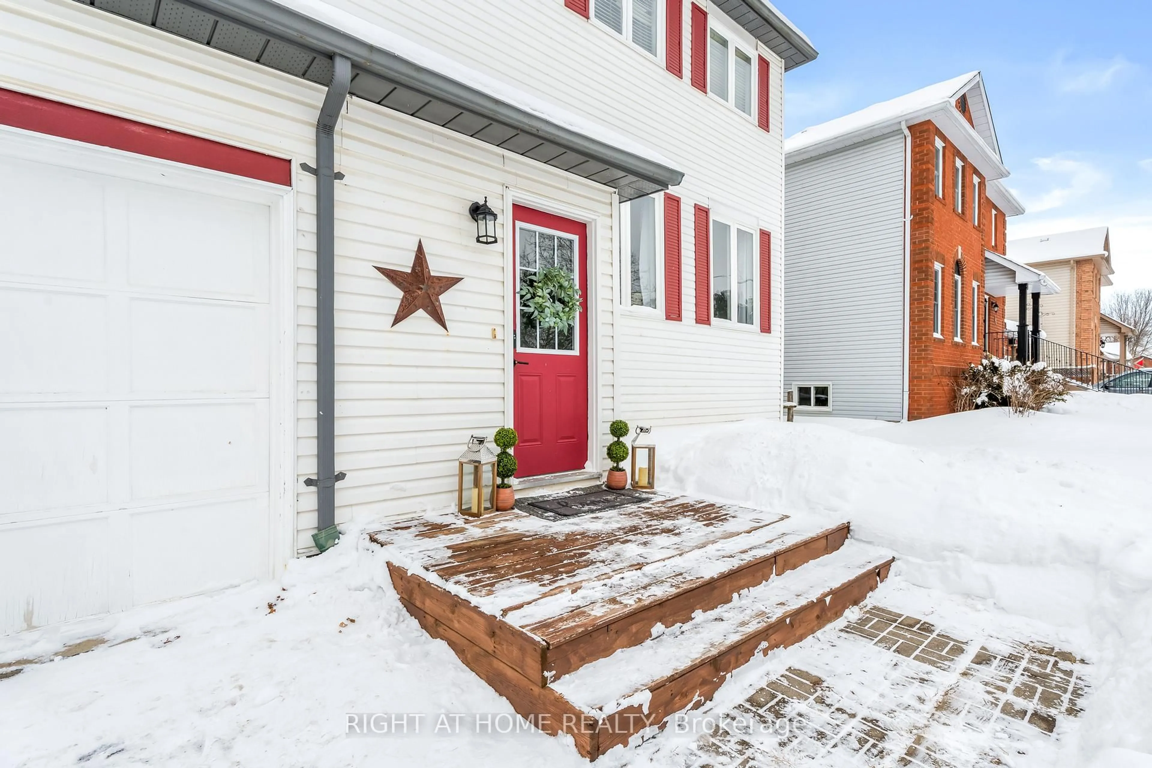 Unknown for 28 Forest Wood Dr, Essa Ontario L3W 0K5