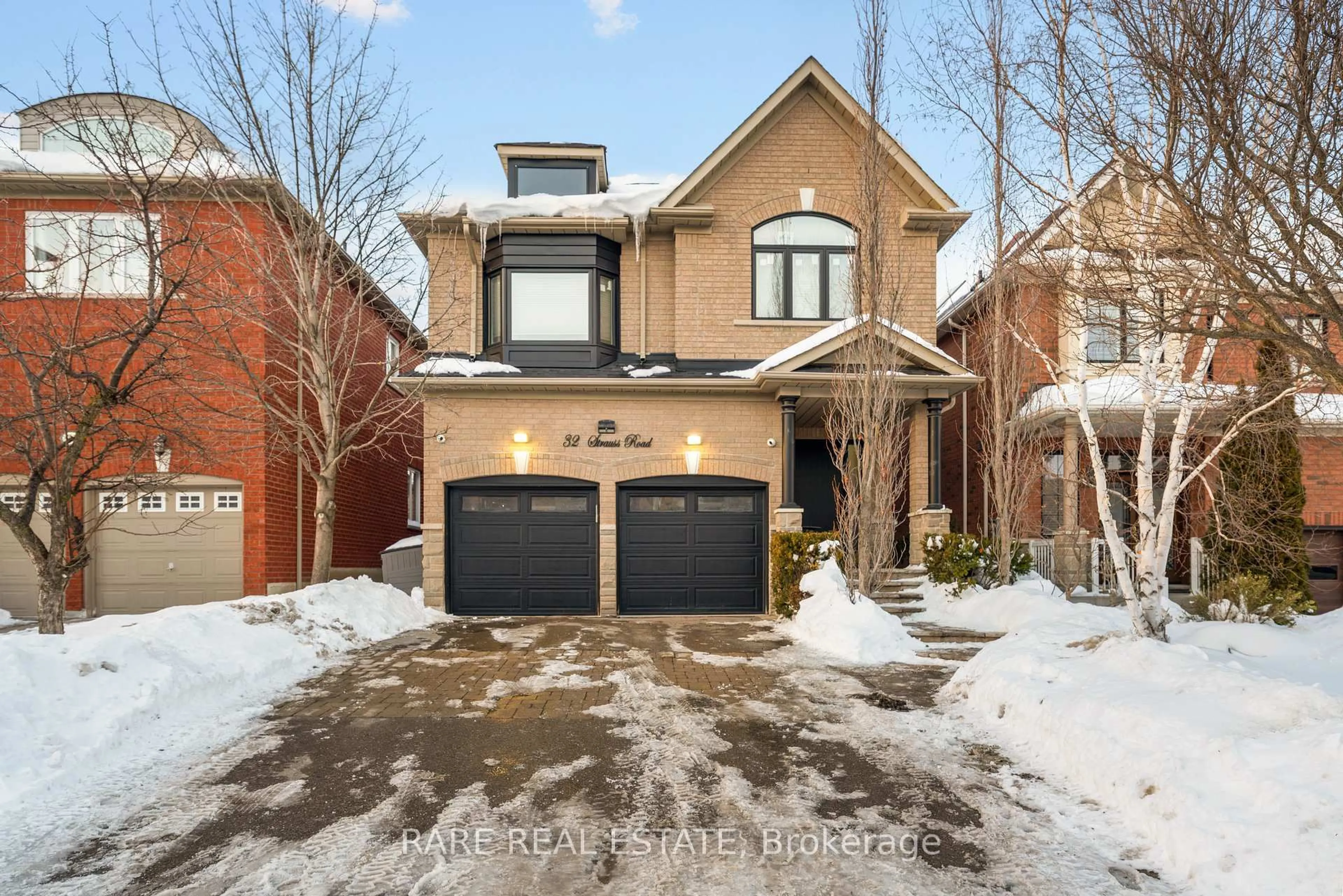 Home with brick exterior material, street for 32 Strauss Rd, Vaughan Ontario L4J 8Z6