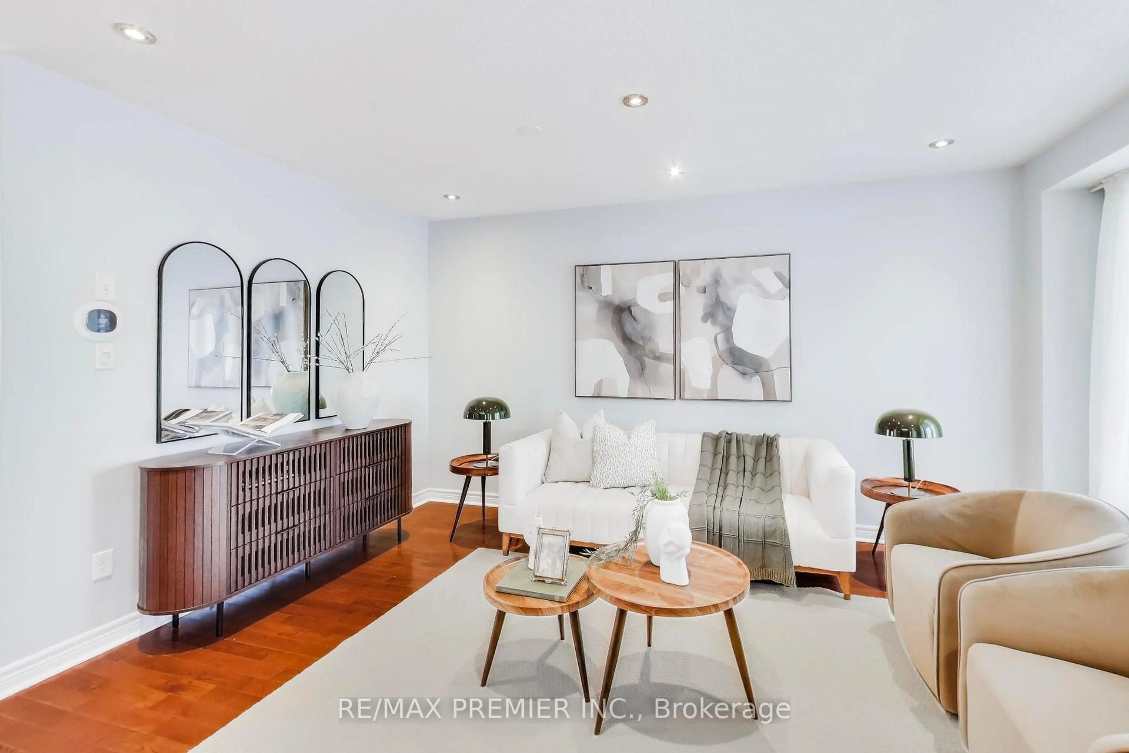 Living room with furniture, unknown for 135 Richard Coulson Cres, Whitchurch-Stouffville Ontario L4A 0H9