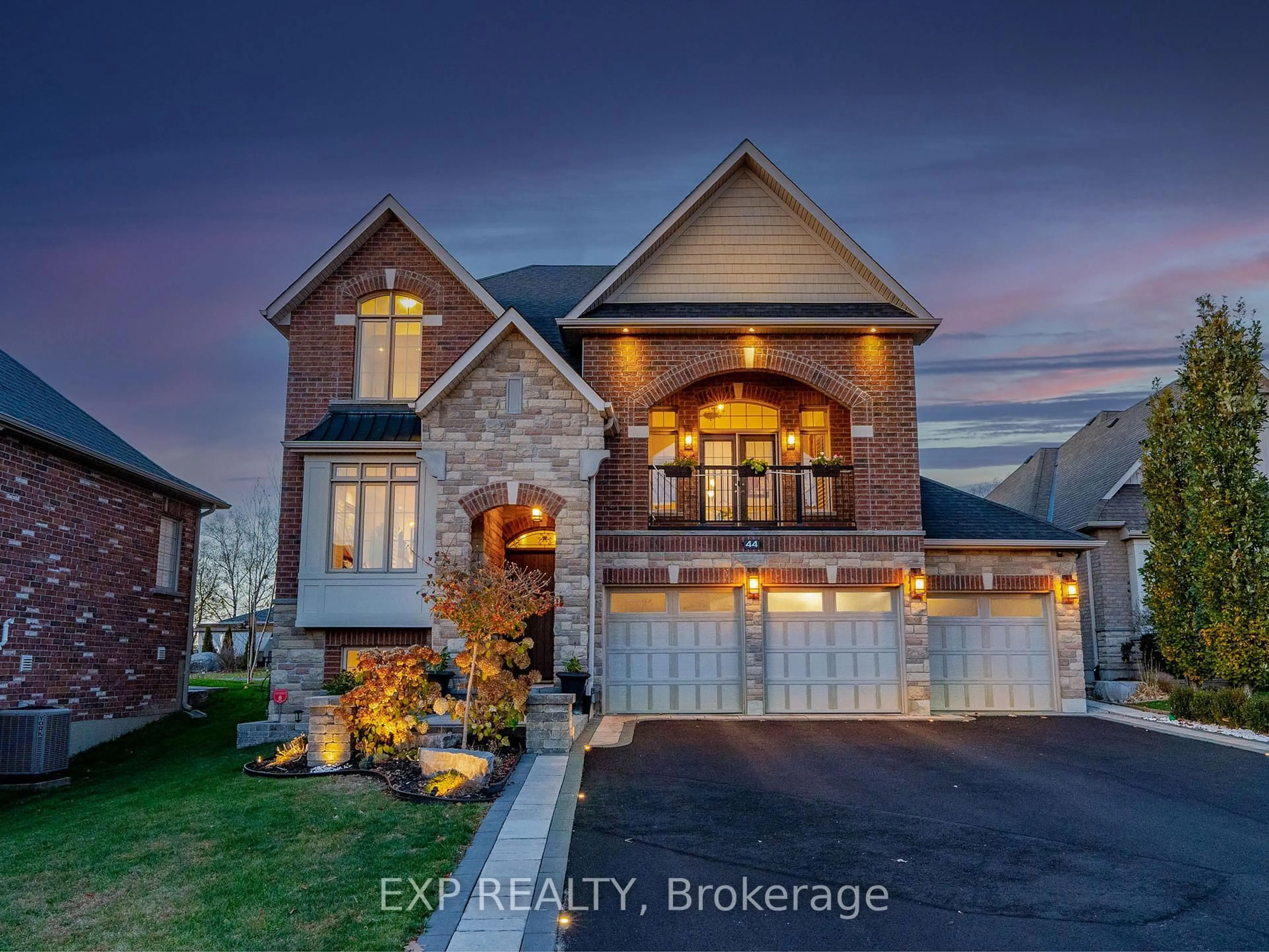 Home with brick exterior material, street for 44 Philson Crt, Innisfil Ontario L0L 1L0